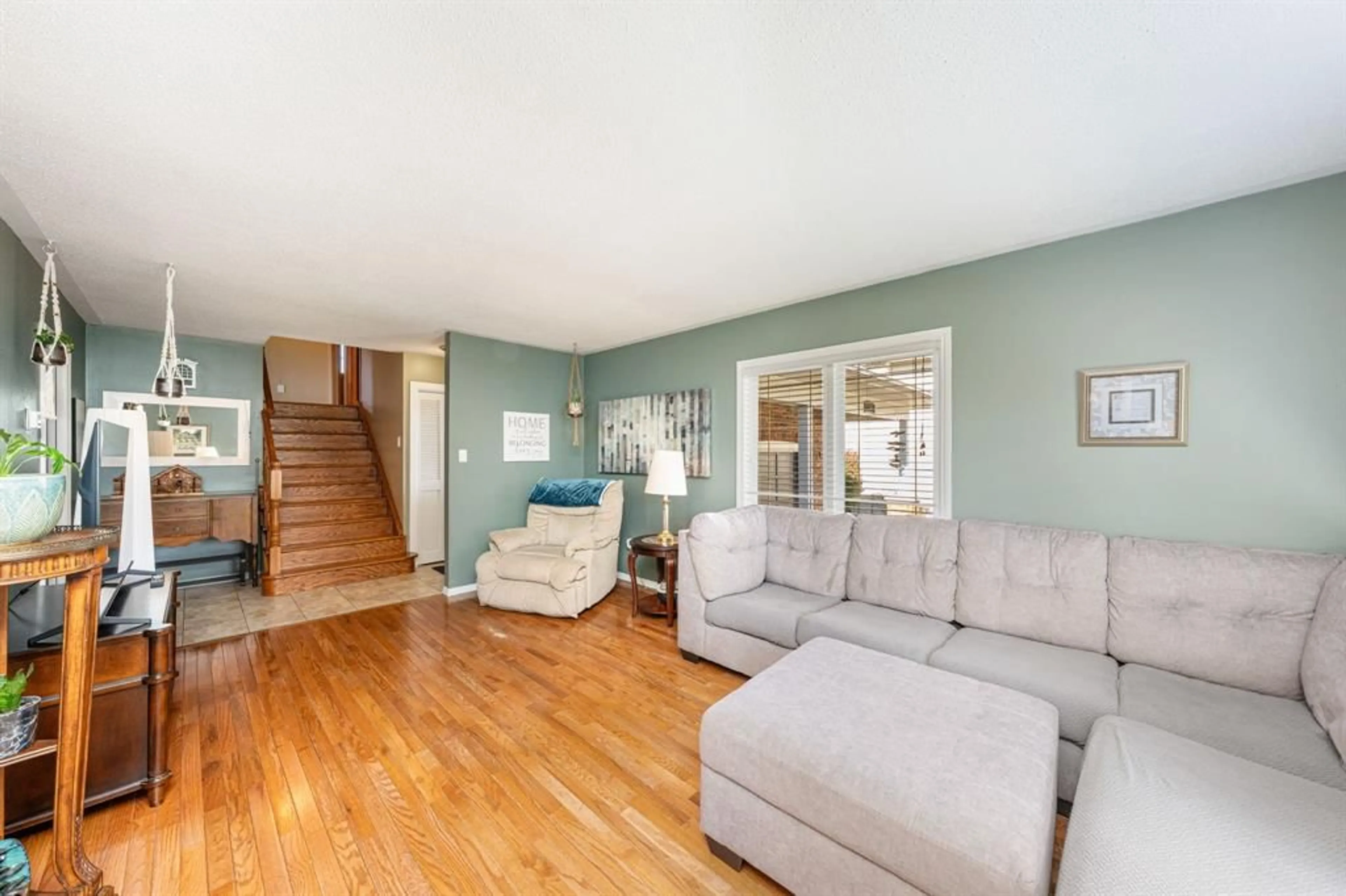 Living room with furniture, unknown for 1105 SALISBURY St, Sarnia Ontario N7S 3V6