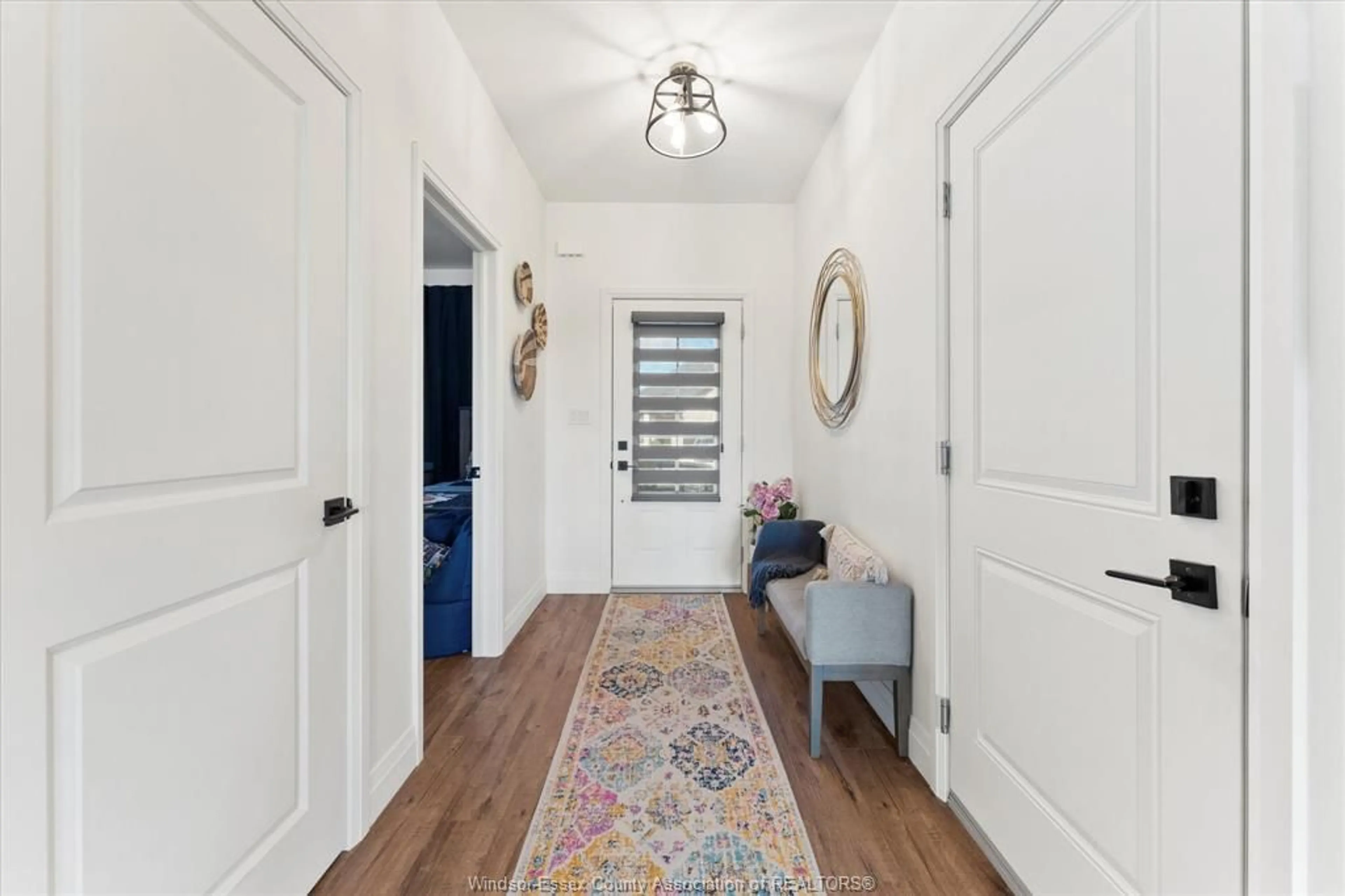 Indoor entryway for 214 LIVINGSTONE Cres, Amherstburg Ontario N9V 0H1