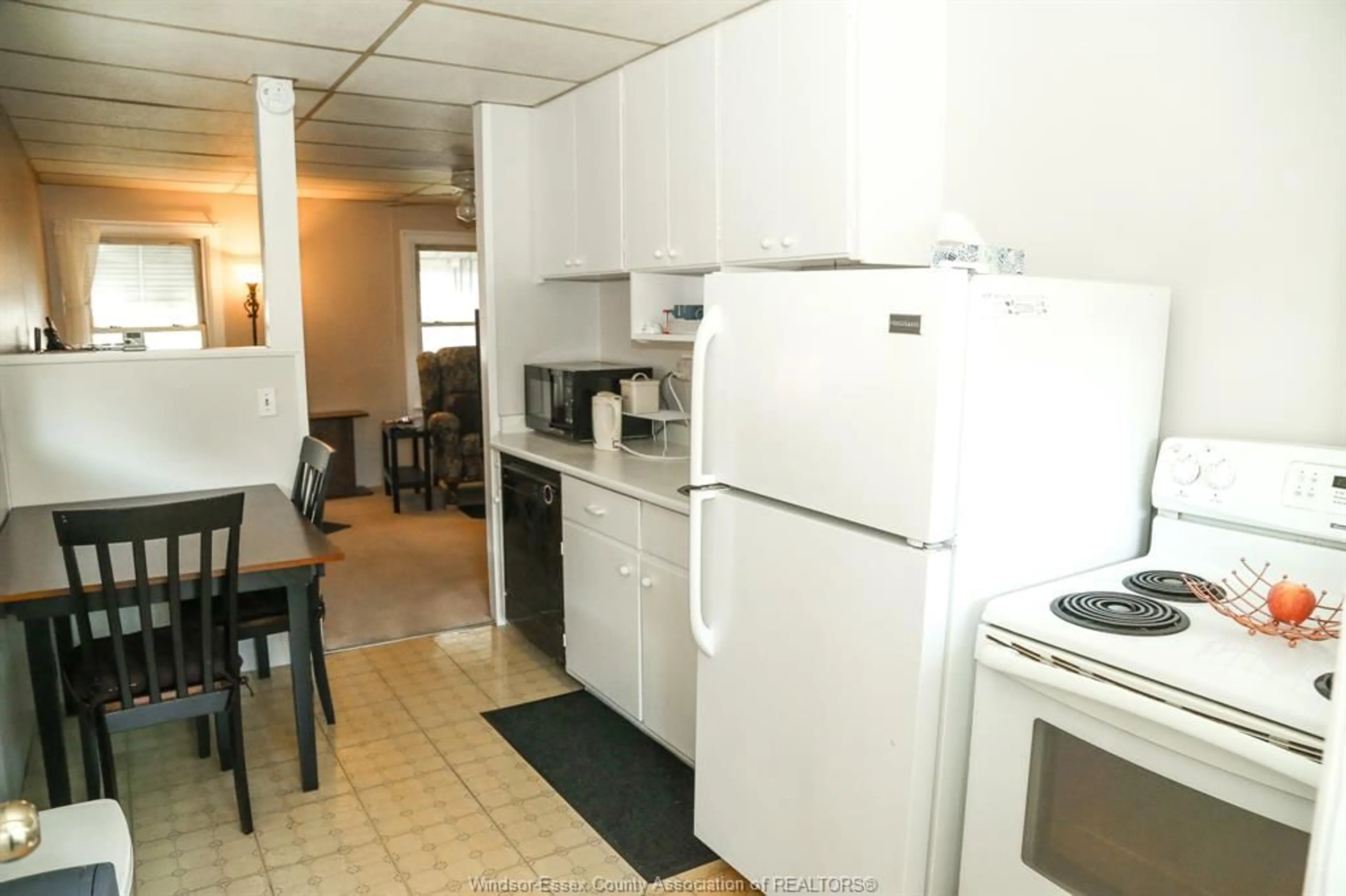 Standard kitchen, unknown for 1922 CENTRAL, Windsor Ontario N8W 4H9