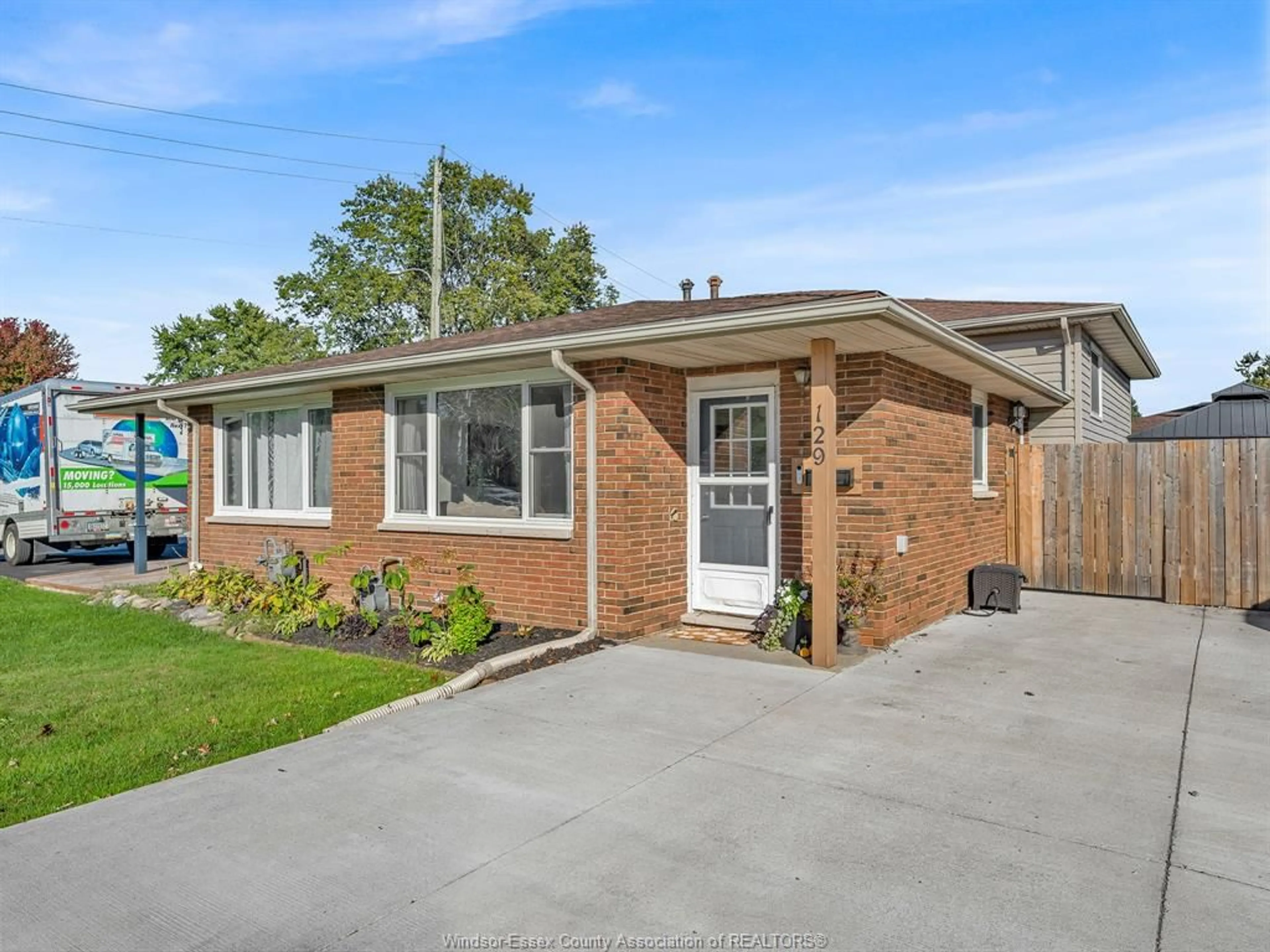 Home with brick exterior material, street for 129 LANSDOWNE Ave, Kingsville Ontario N9Y 1S4