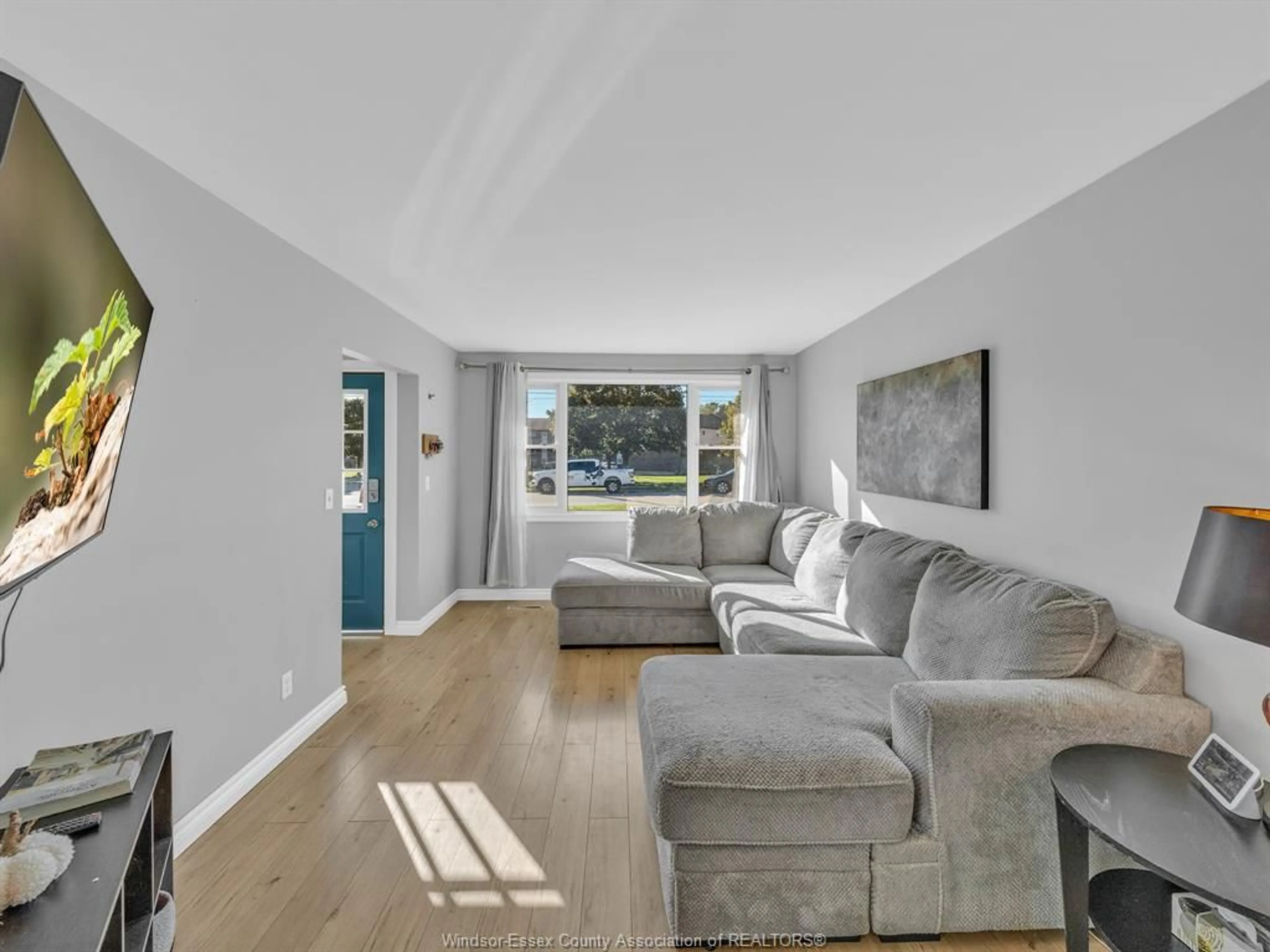 Living room with furniture, unknown for 129 LANSDOWNE Ave, Kingsville Ontario N9Y 1S4