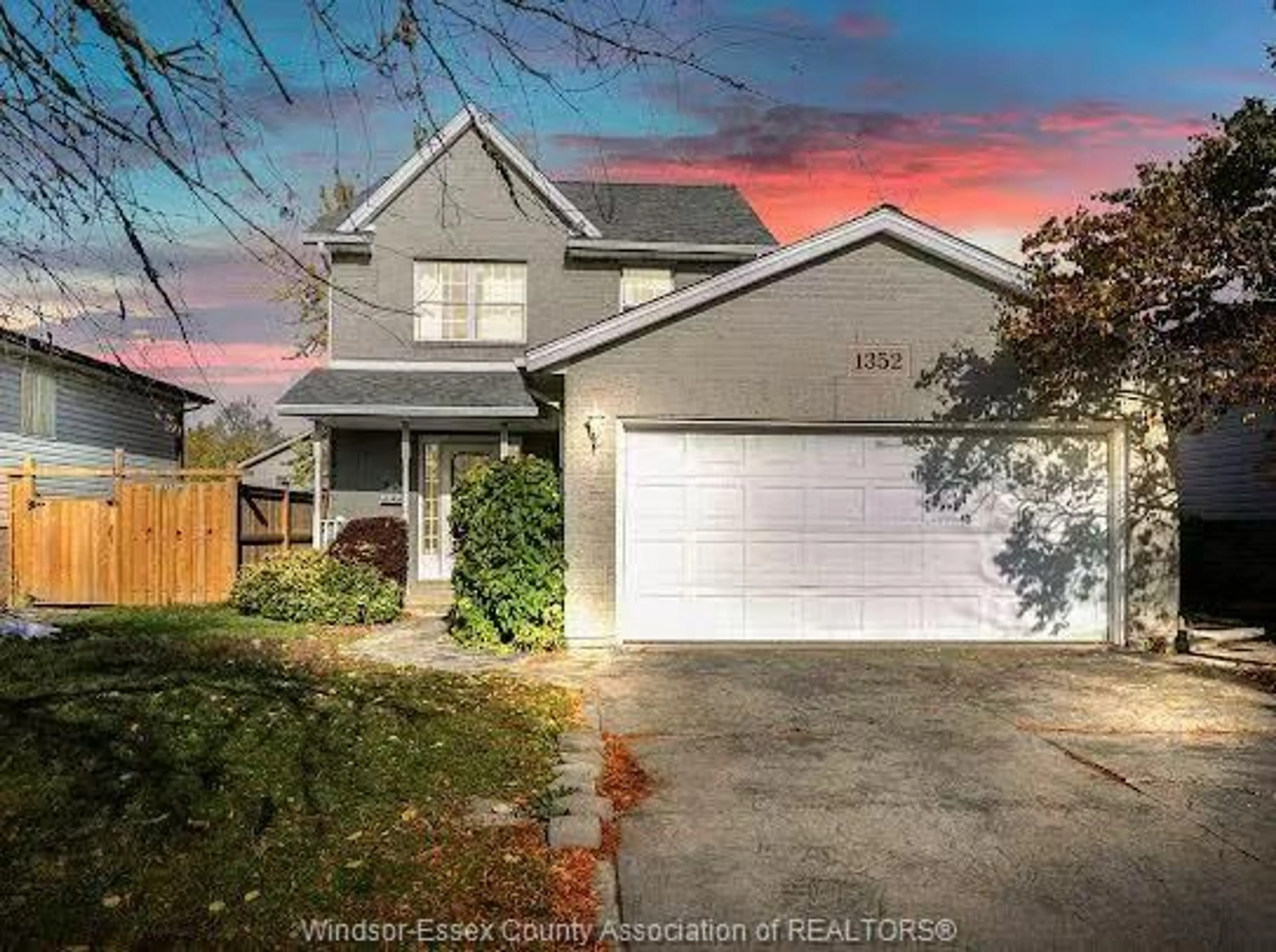 A pic from outside/outdoor area/front of a property/back of a property/a pic from drone, street for 1352 GISELLE Cres, Windsor Ontario N8W 5P5