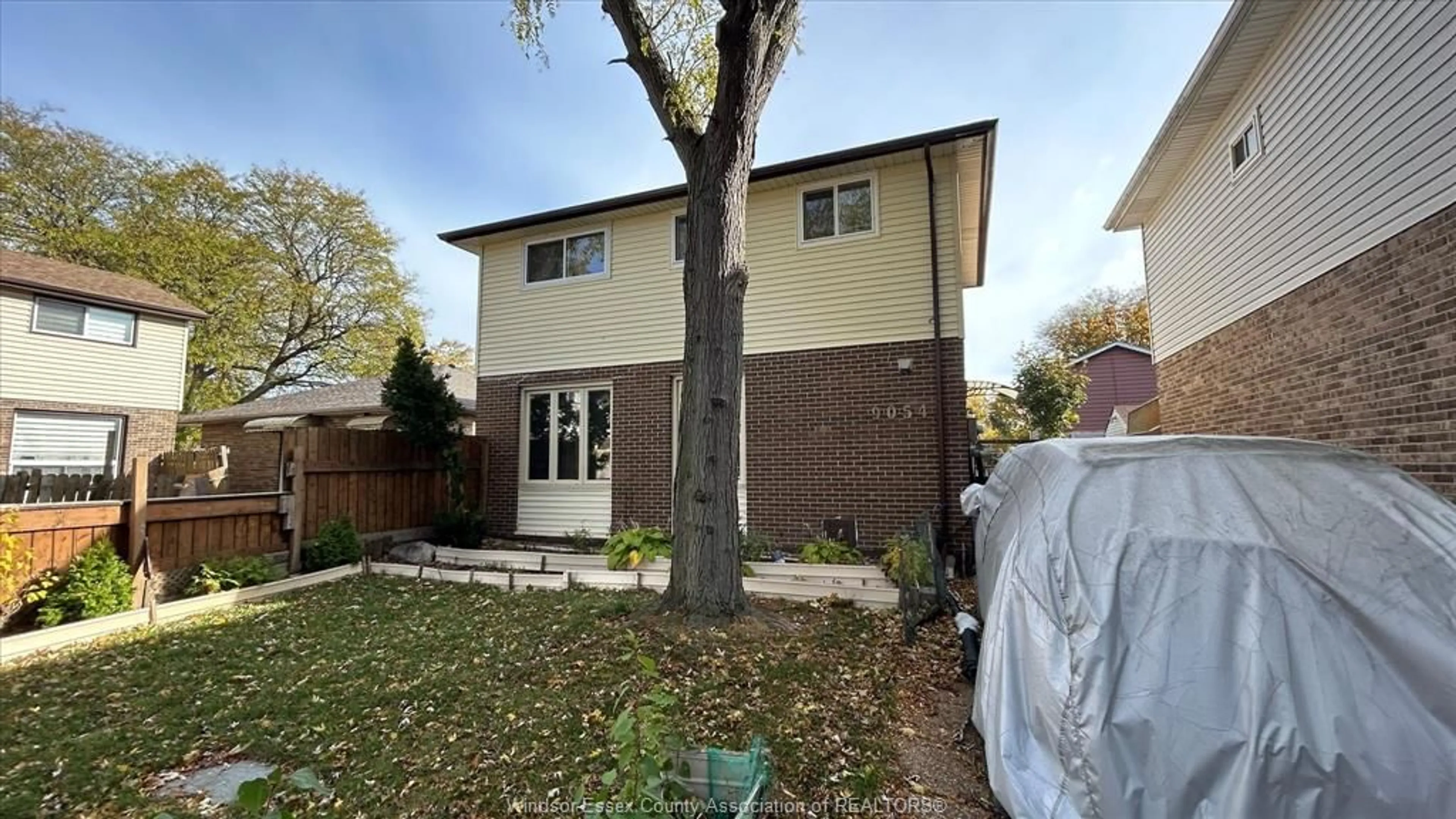 Home with brick exterior material, street for 9054 CONWAY Crt, Windsor Ontario N8S 4G3