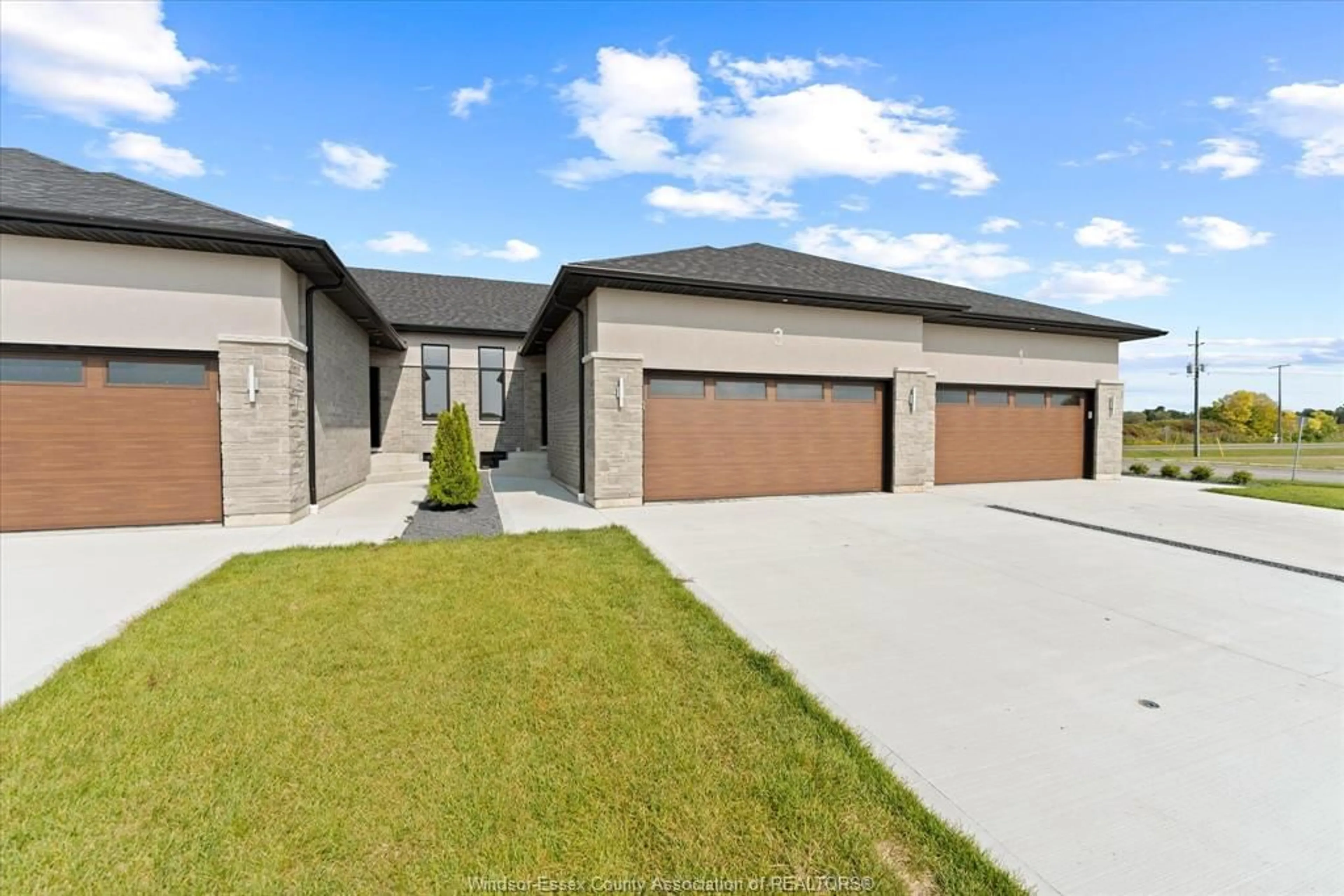 Home with brick exterior material, street for 3 EAGLE St, Leamington Ontario N8H 0G4