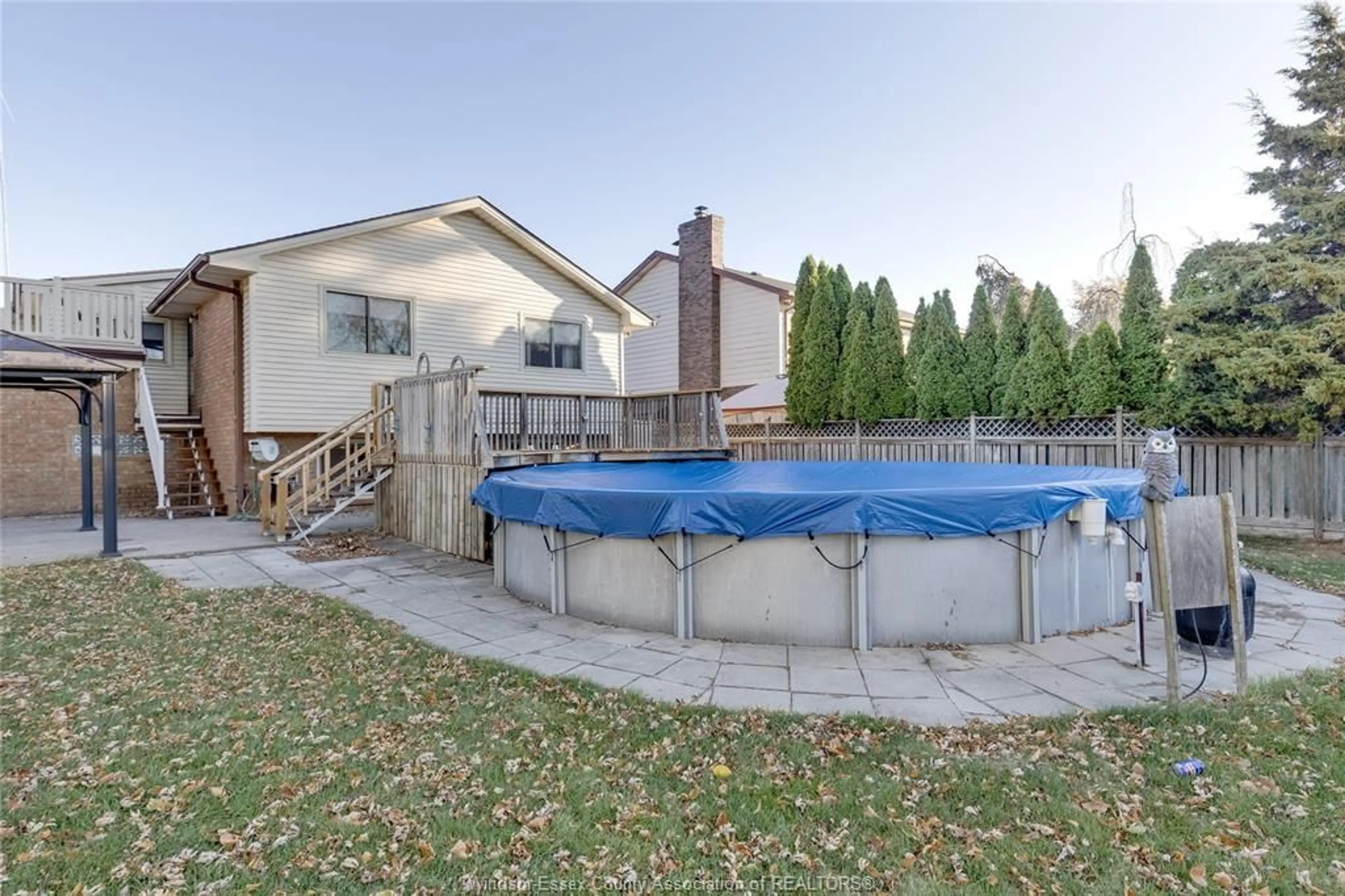 Pool for 549 ESTATE PARK, Tecumseh Ontario N8N 3C5
