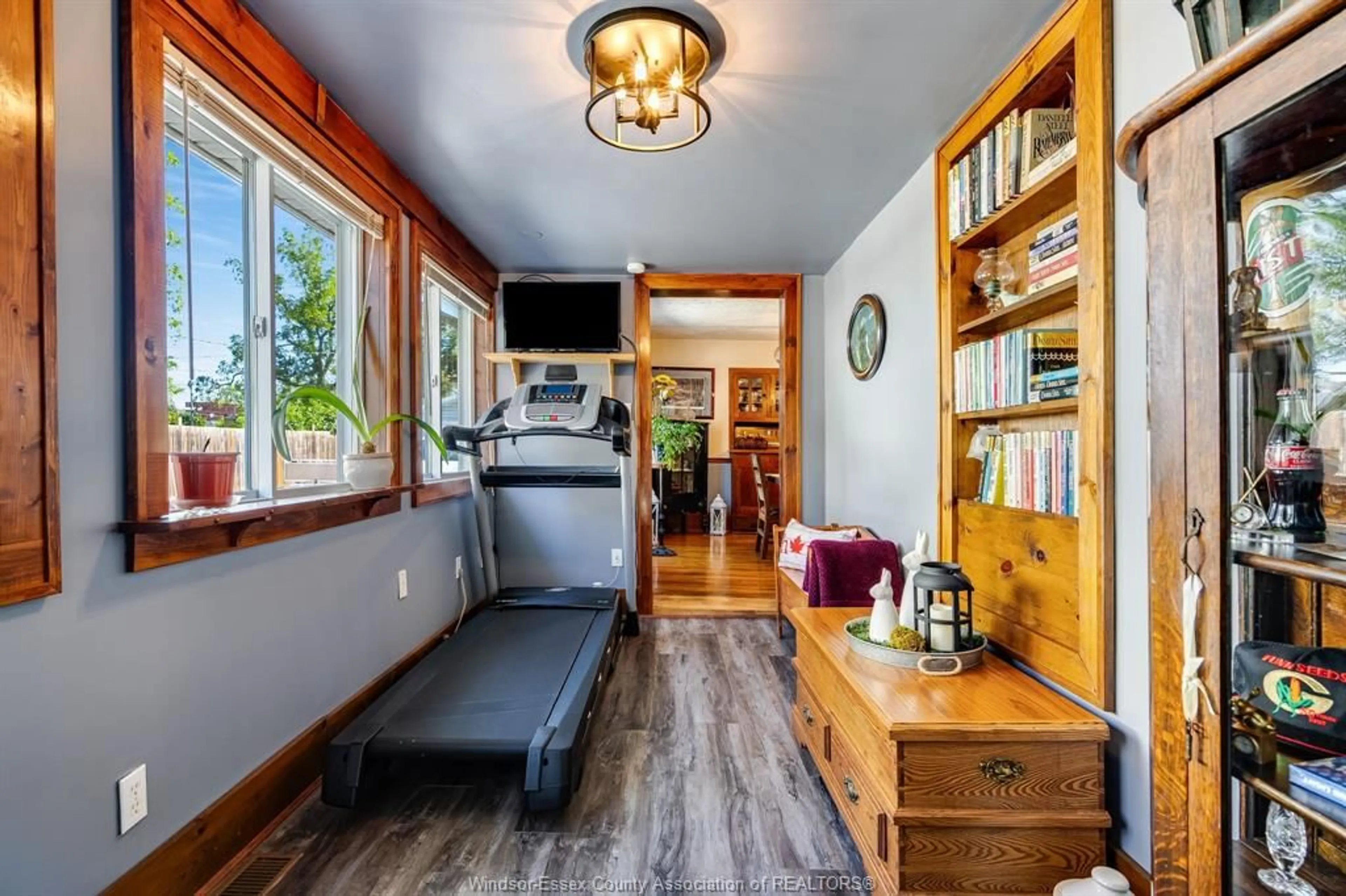 Unknown for 85 Queen St, Kingsville Ontario N9Y 2A1