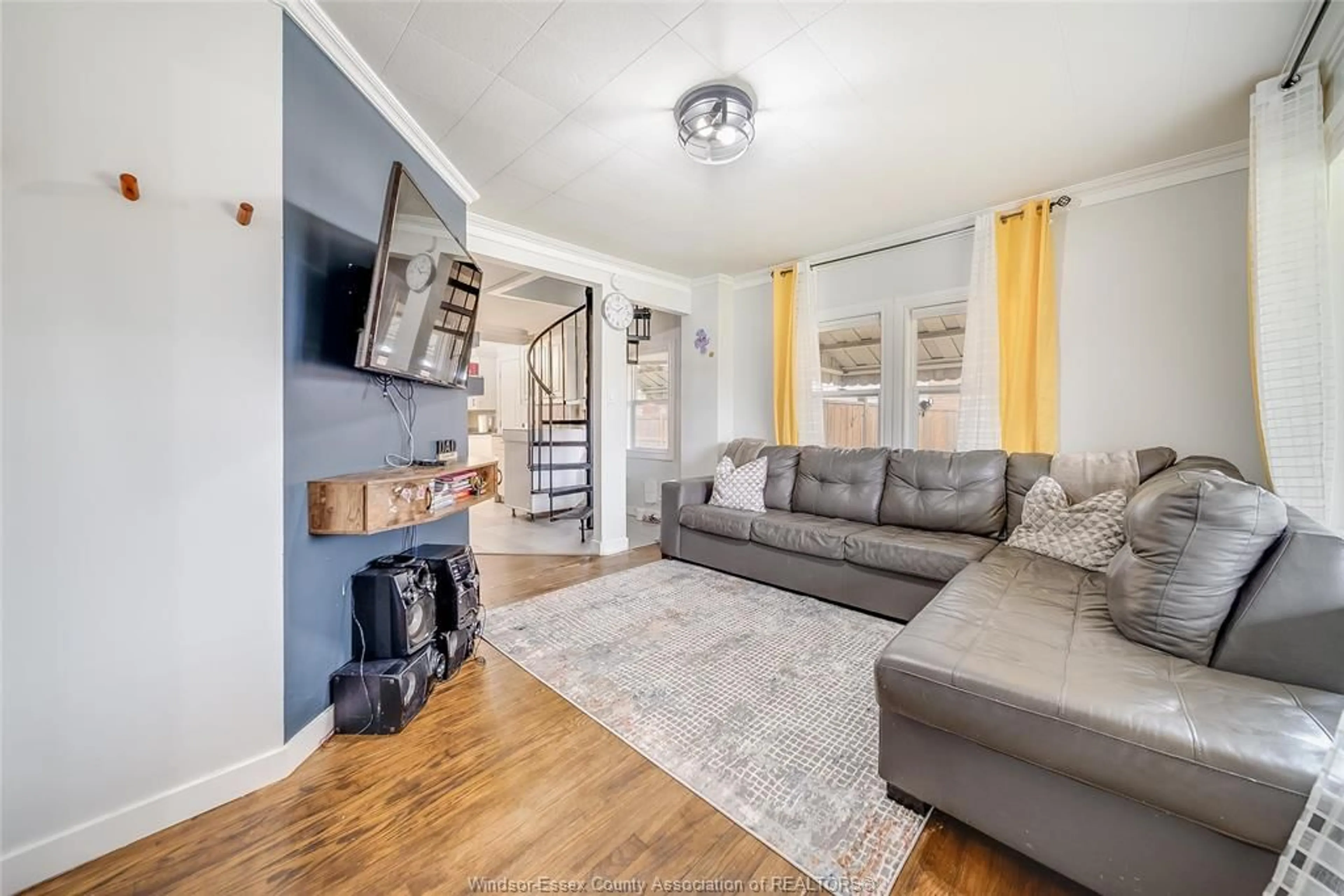 Living room with furniture, unknown for 2906 LLOYD GEORGE Blvd, Windsor Ontario N8T 2V1