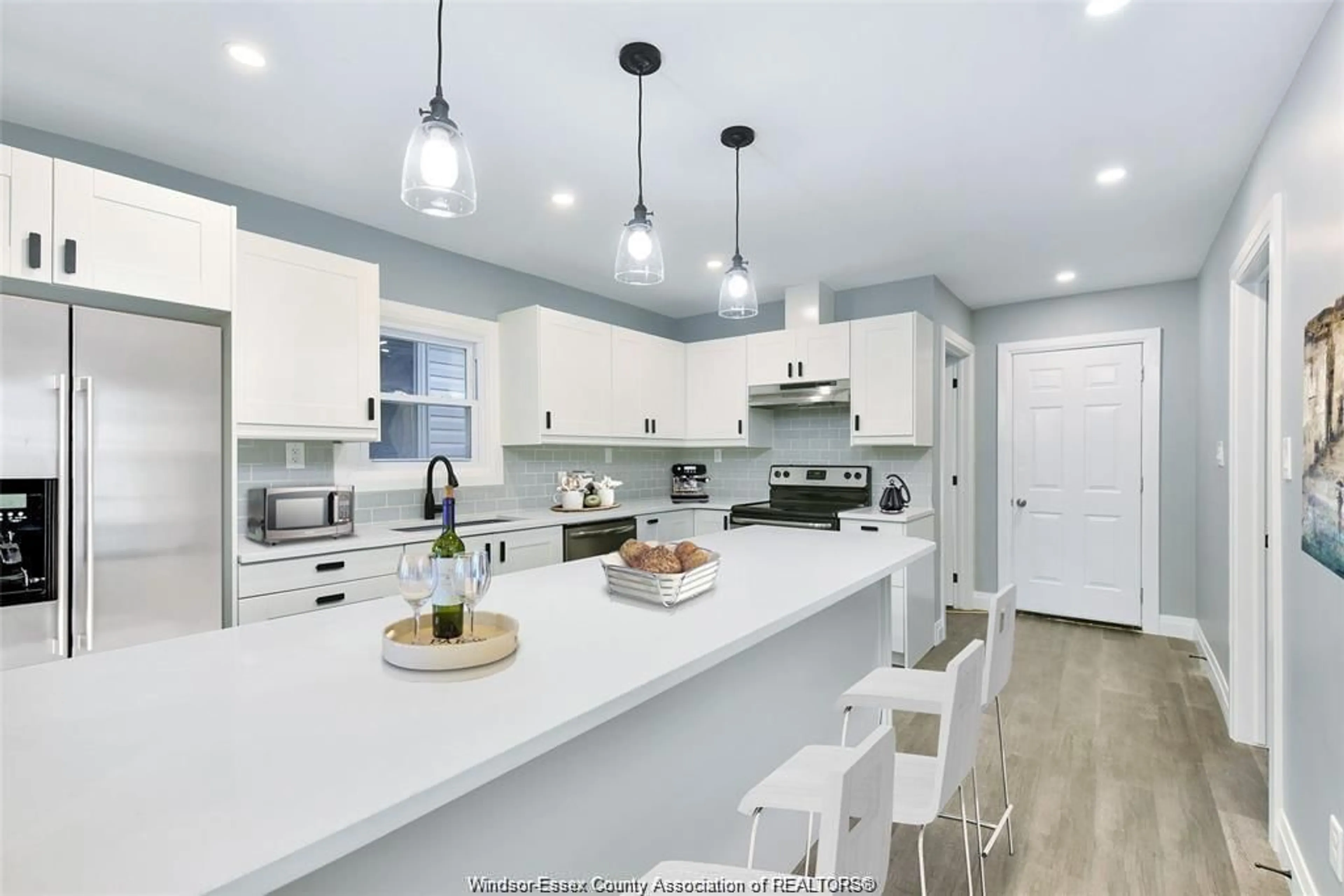 Open concept kitchen, ceramic/tile floor for 1529 Lincoln, Windsor Ontario N8Y 2J3