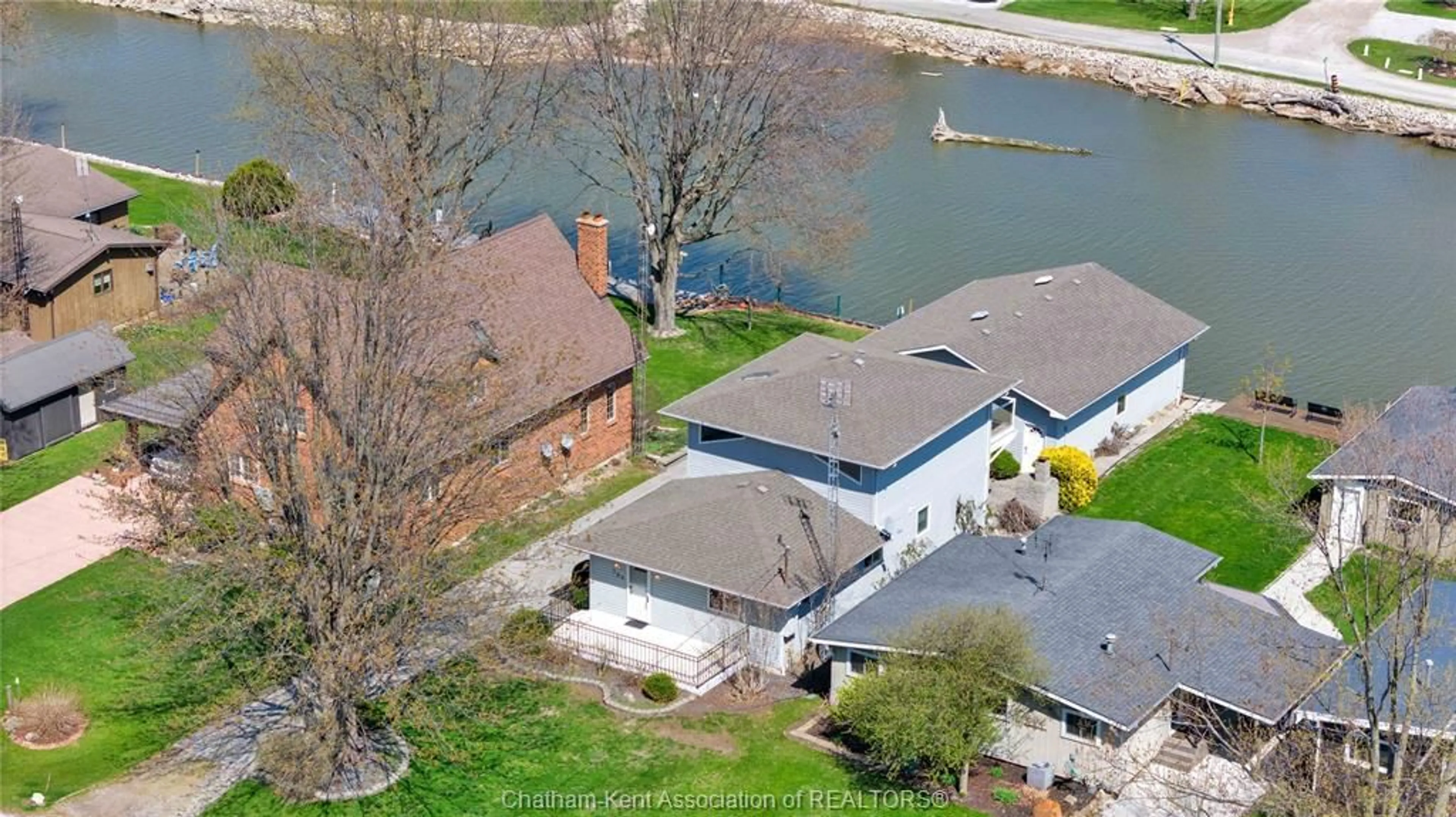 A pic from outside/outdoor area/front of a property/back of a property/a pic from drone, water/lake/river/ocean view for 140 CANAL Rd, Lighthouse Cove Ontario N0P 2L0
