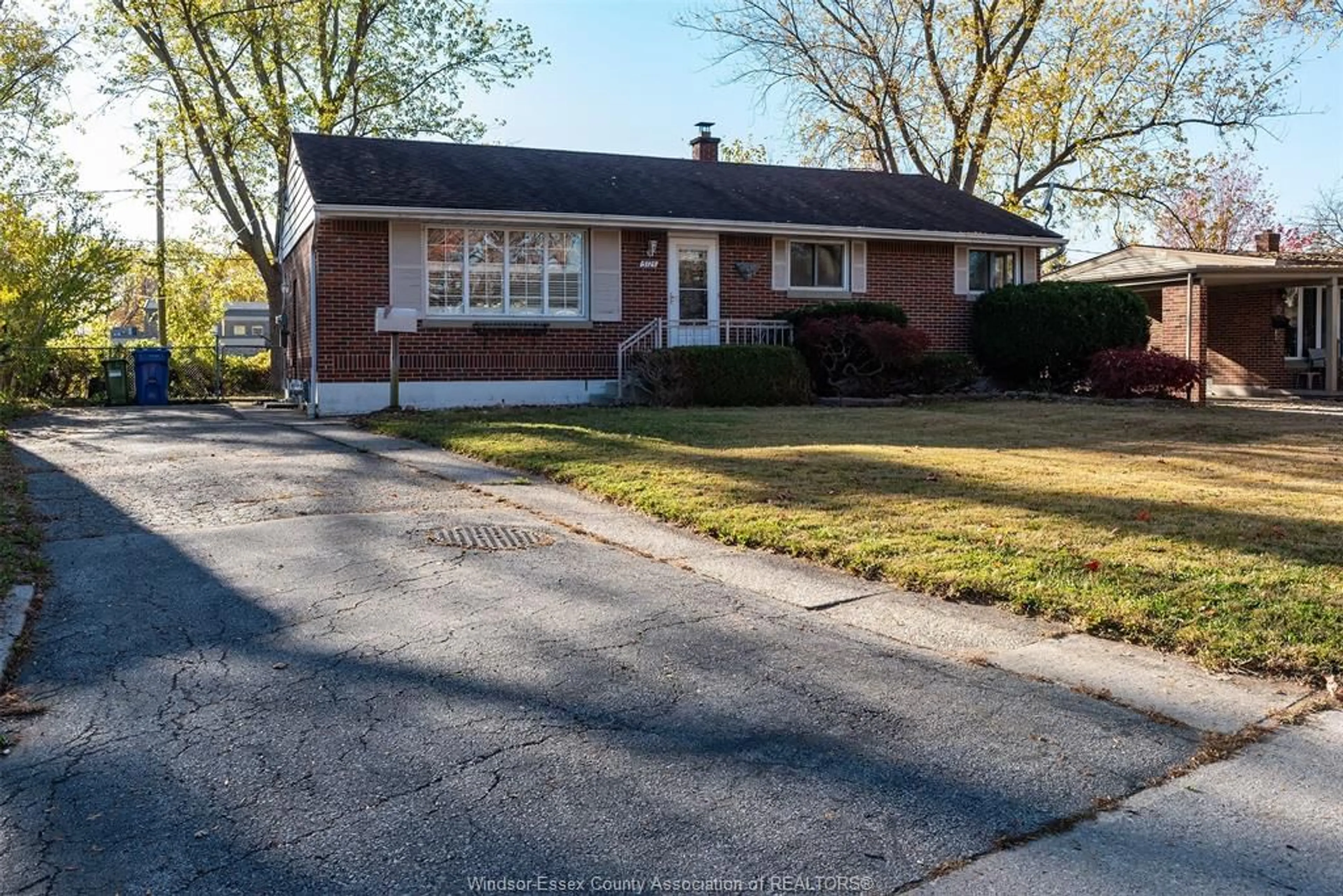 Home with brick exterior material, street for 3725 MCKAY Ave, Windsor Ontario N9E 2S3