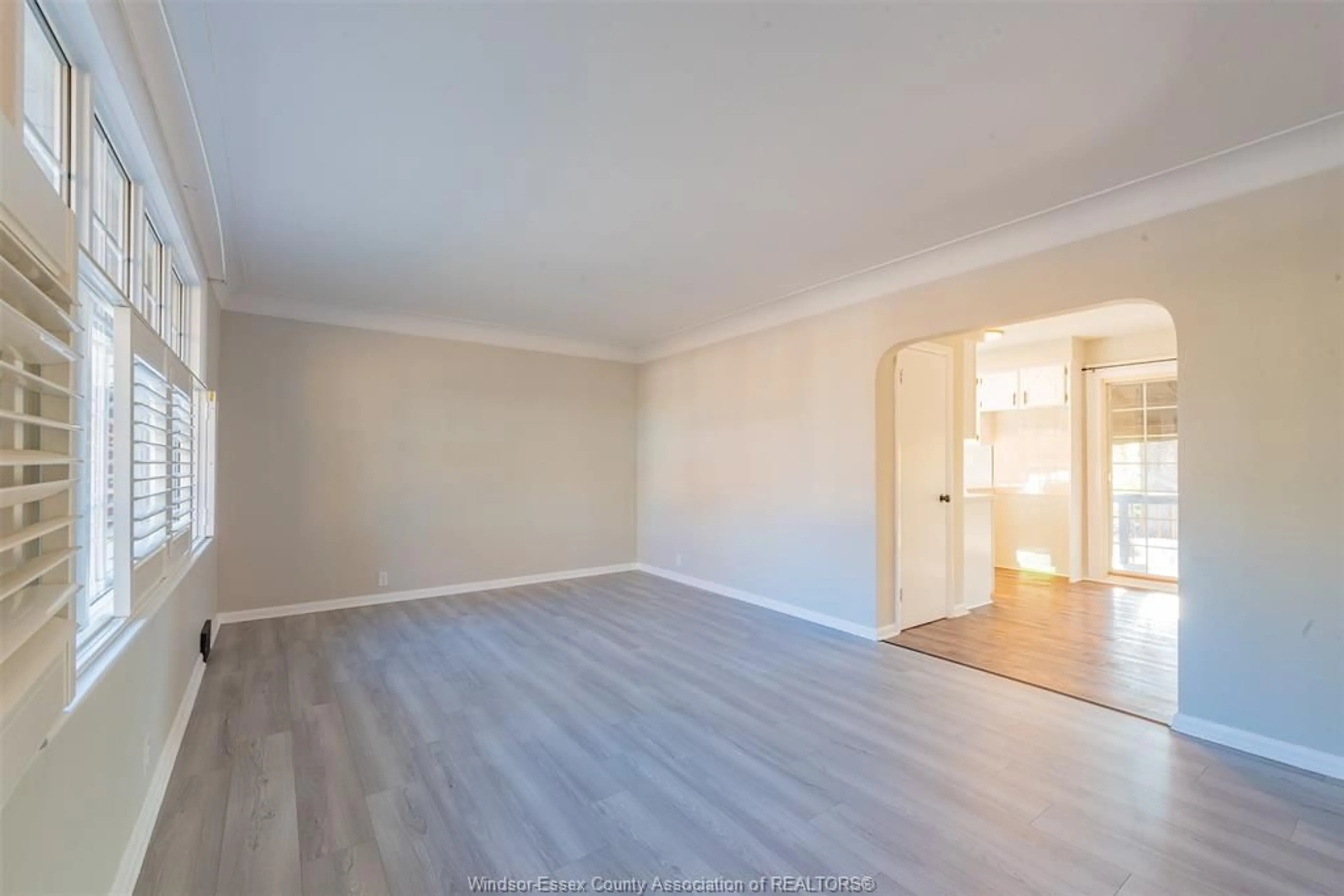 A pic of a room for 3725 MCKAY Ave, Windsor Ontario N9E 2S3