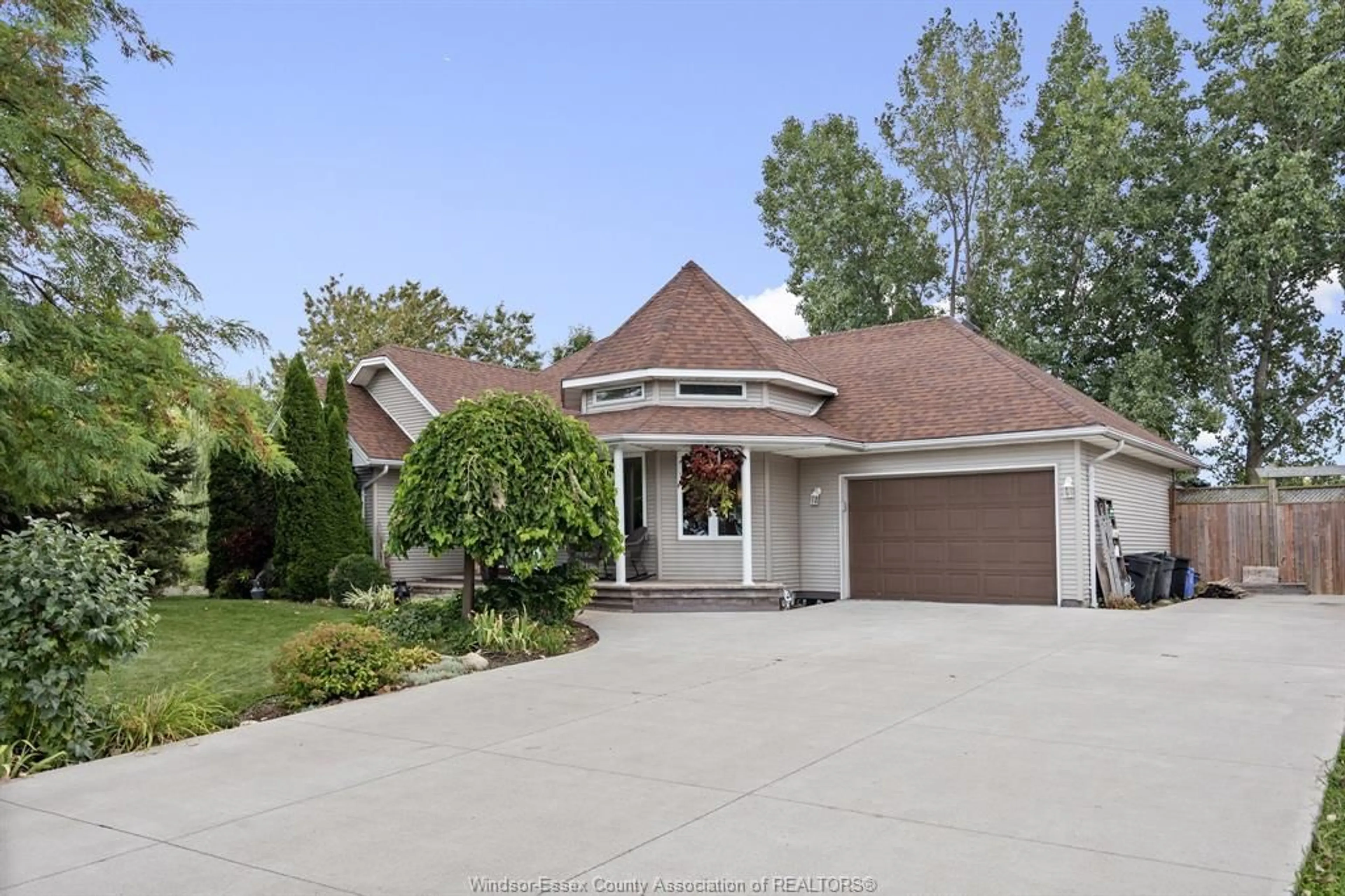 Home with brick exterior material, street for 68 WILLOW BEACH Rd, Amherstburg Ontario N9V 2Y8