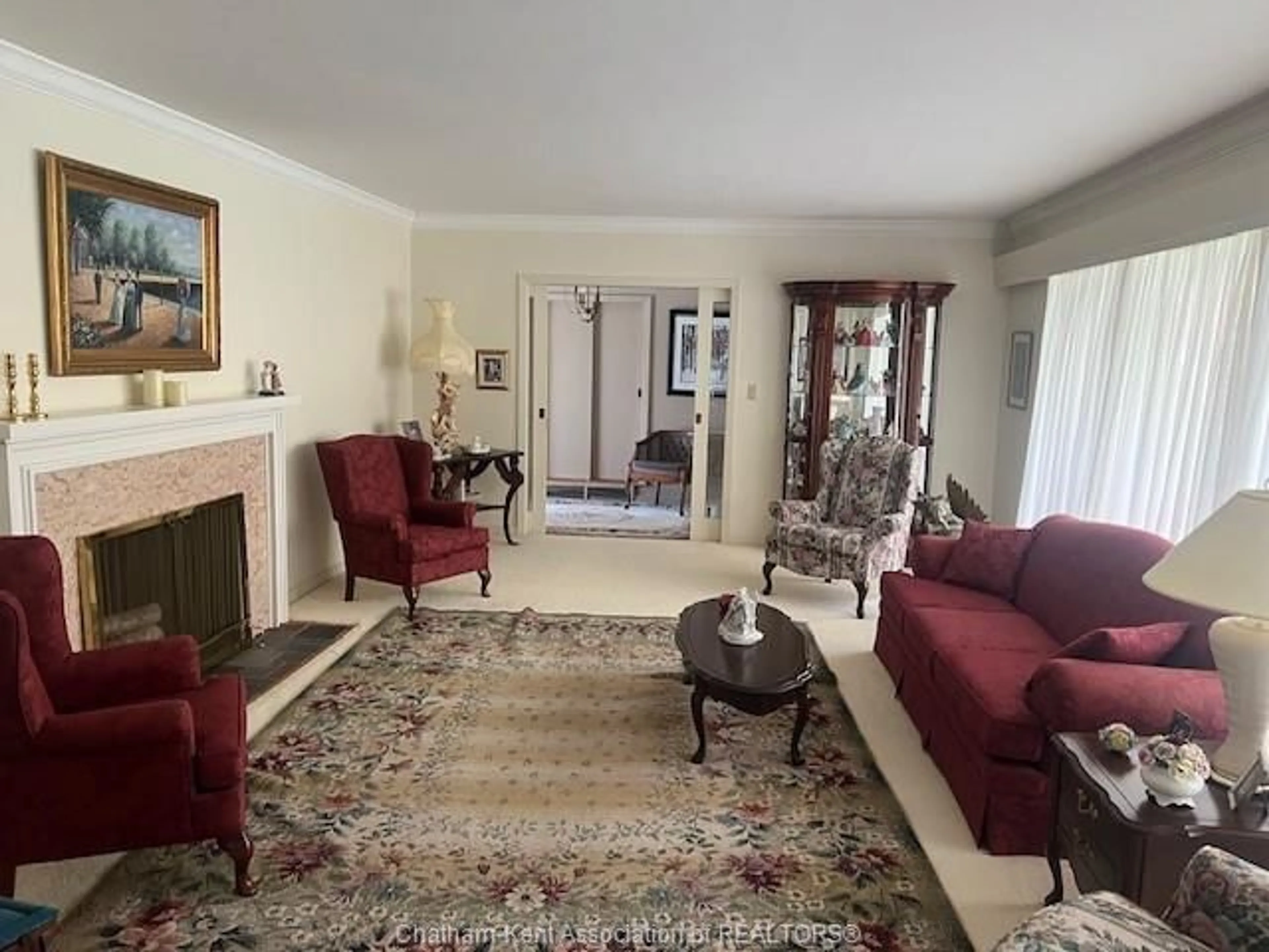 Living room with furniture, unknown for 320 Victoria Ave, Chatham Ontario N7L 2A9