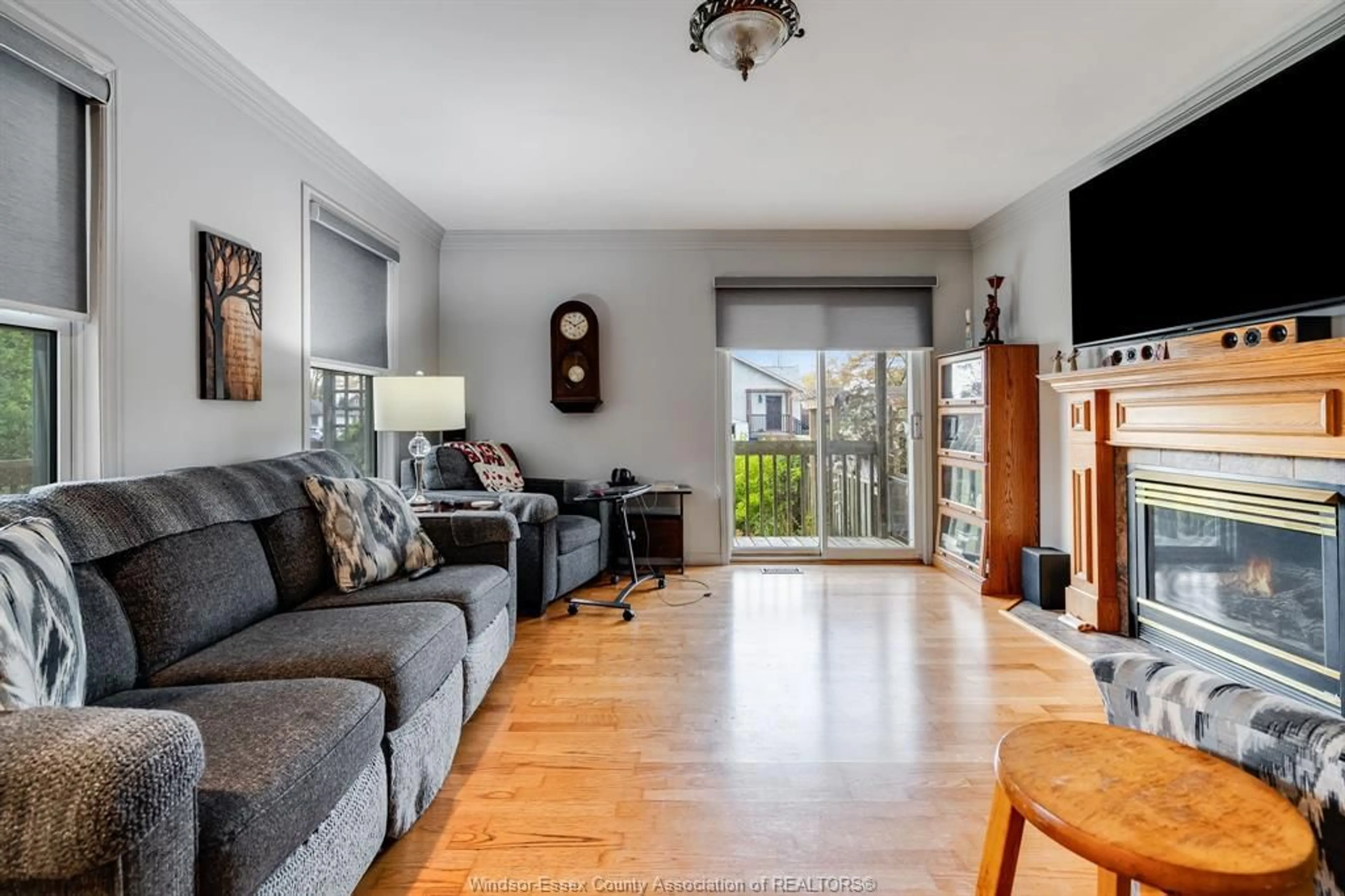 Living room with furniture, unknown for 6121 EMERSON Ave, Lakeshore Ontario N0P 1J0