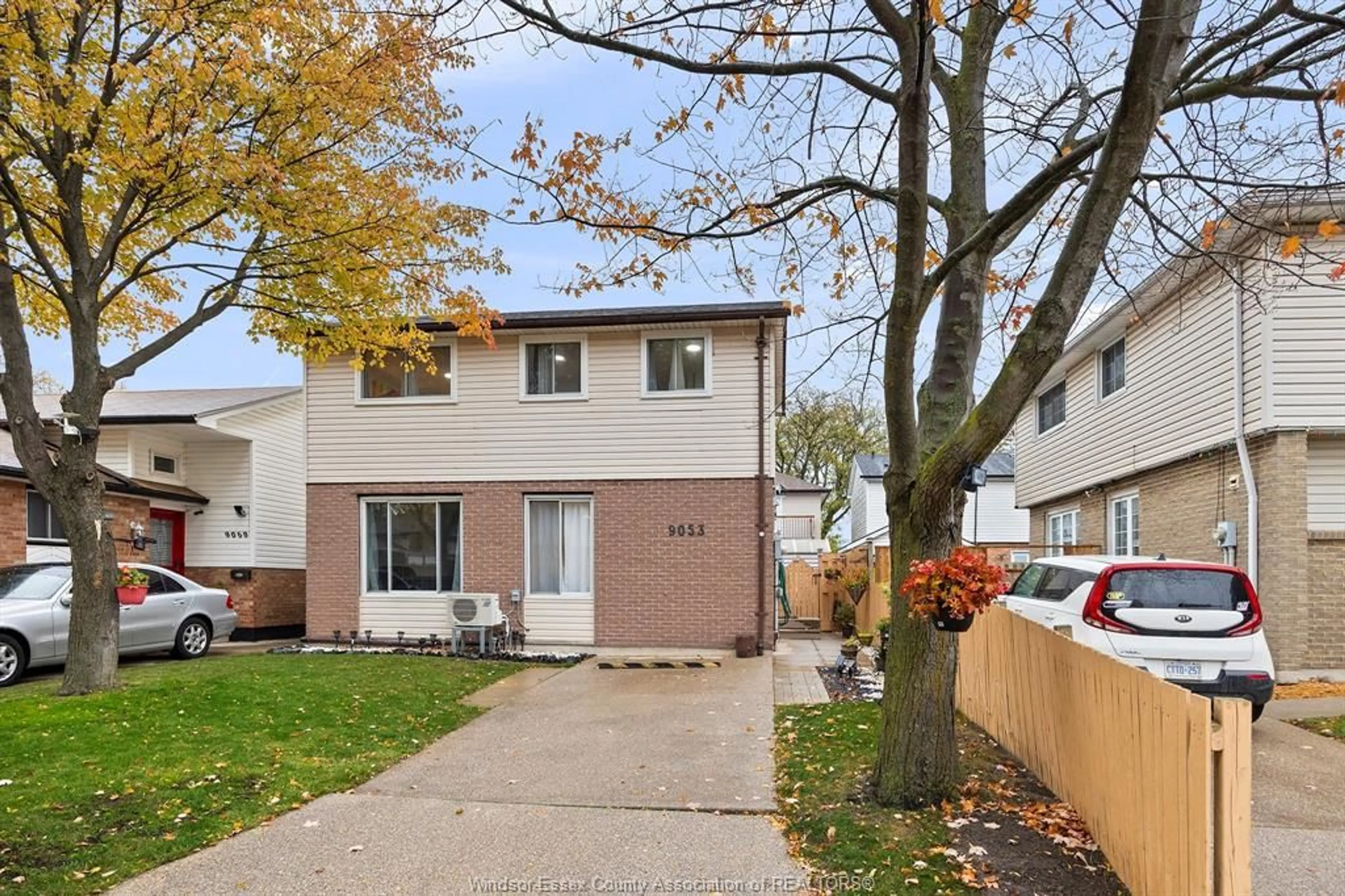 Home with vinyl exterior material, street for 9053 COPPERFIELD Crt, Windsor Ontario N8S 4H2