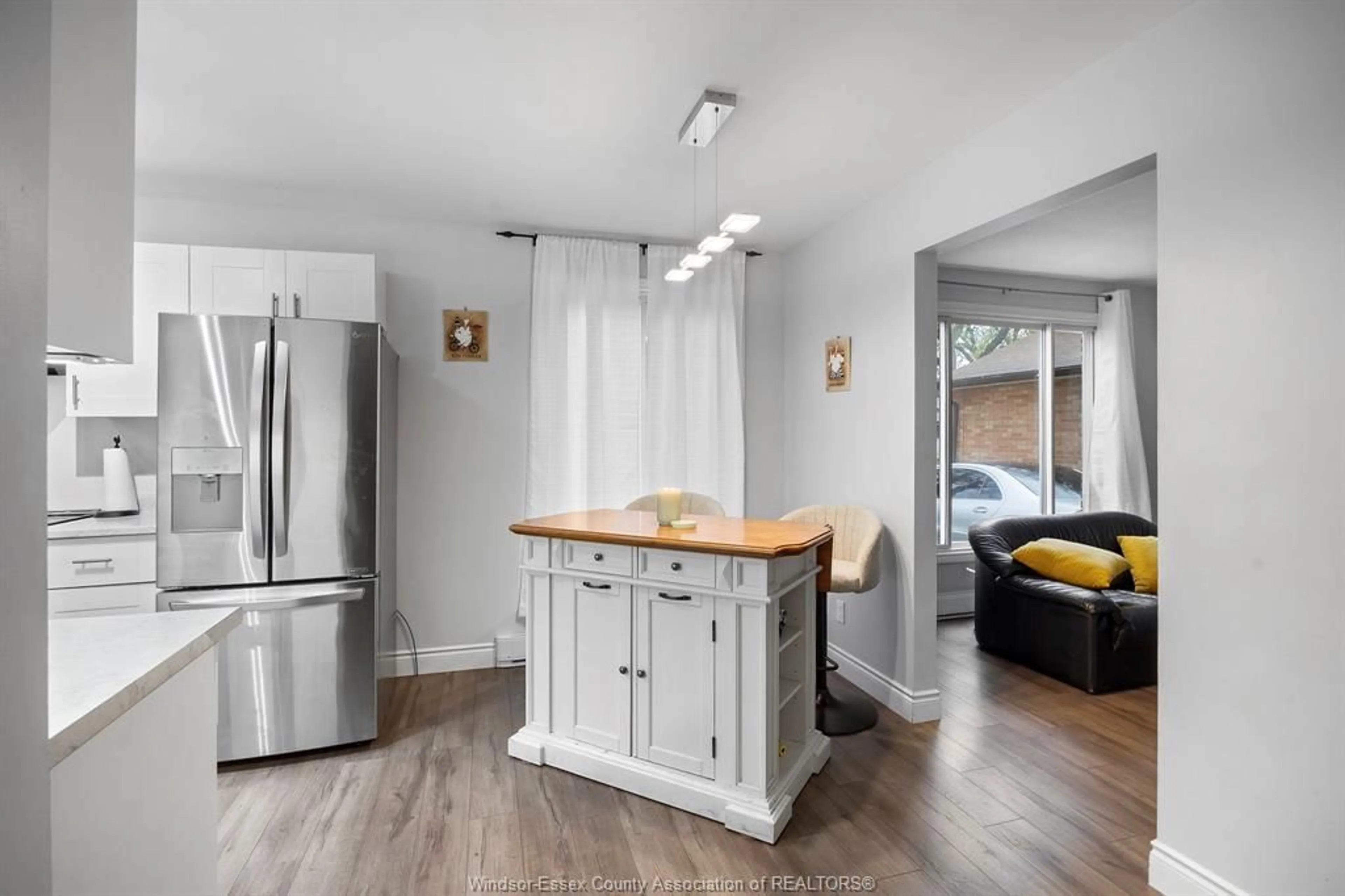 Open concept kitchen, unknown for 9053 COPPERFIELD Crt, Windsor Ontario N8S 4H2