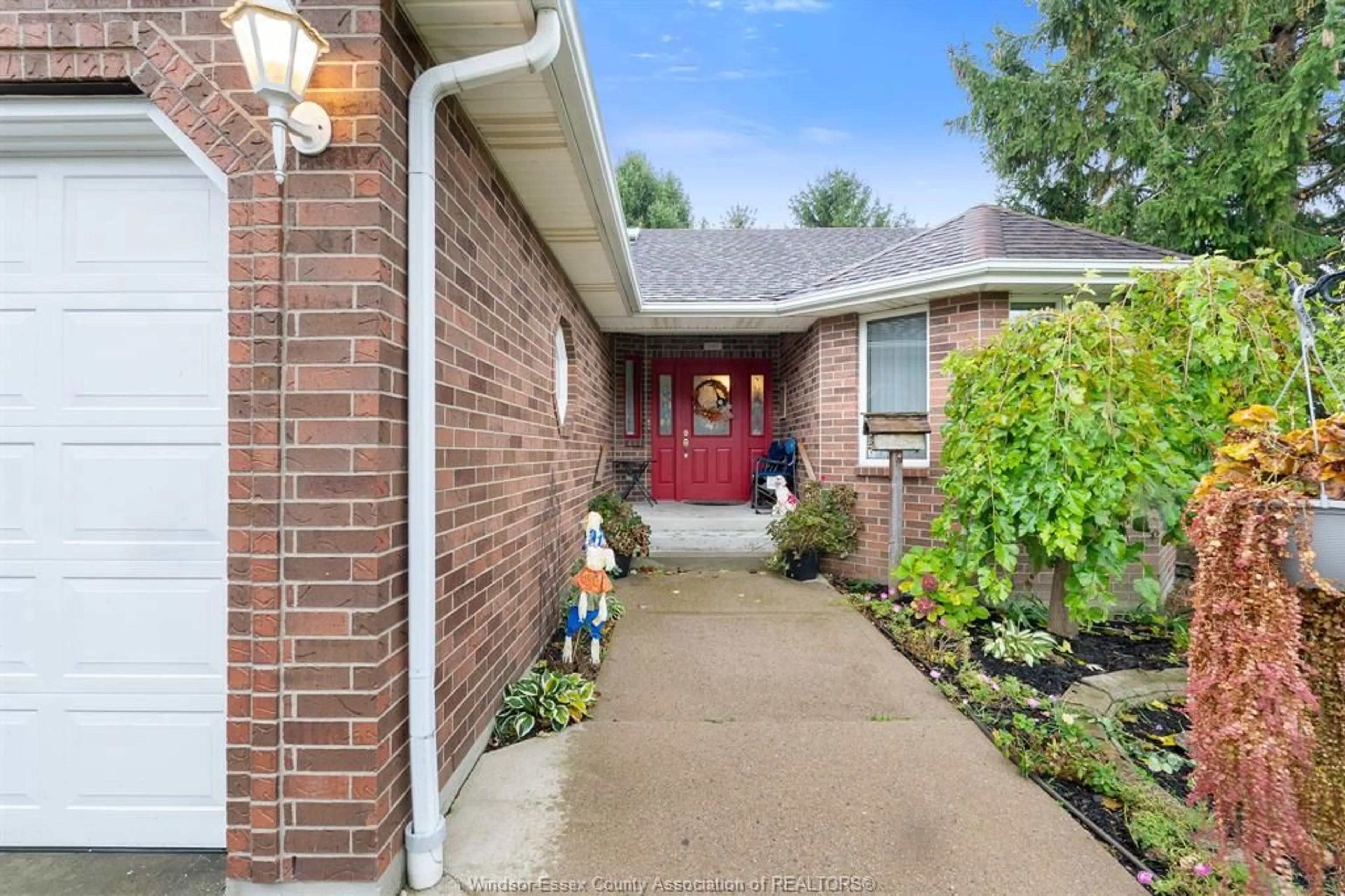 Home with brick exterior material, street for 879 ROAD 2 W, Kingsville Ontario N9Y 2E4