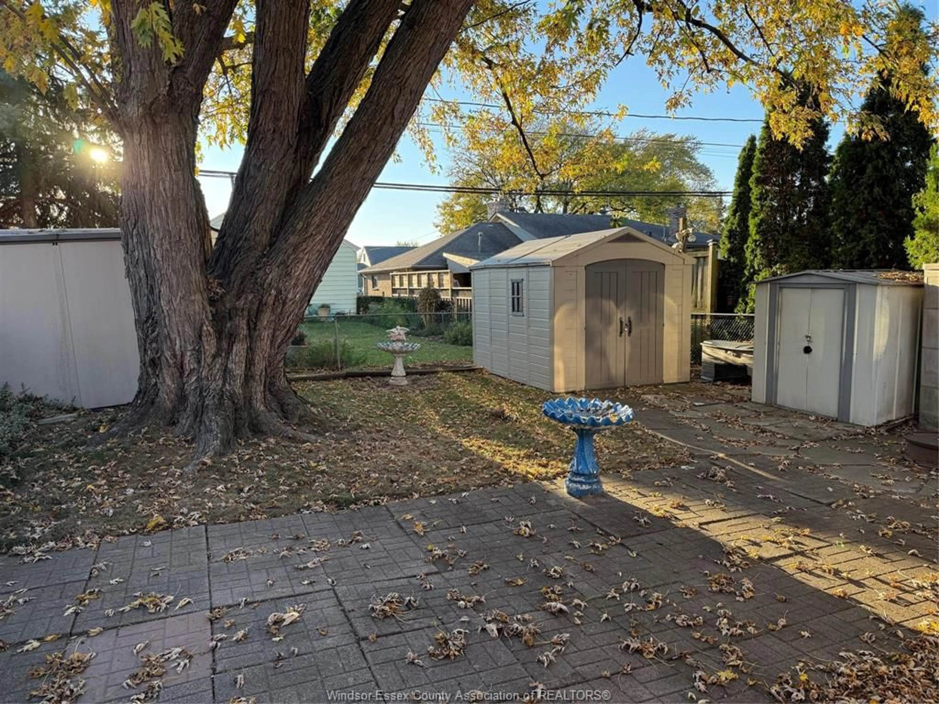 A pic from outside/outdoor area/front of a property/back of a property/a pic from drone, street for 3159 BYNG Rd, Windsor Ontario N8W 3G8