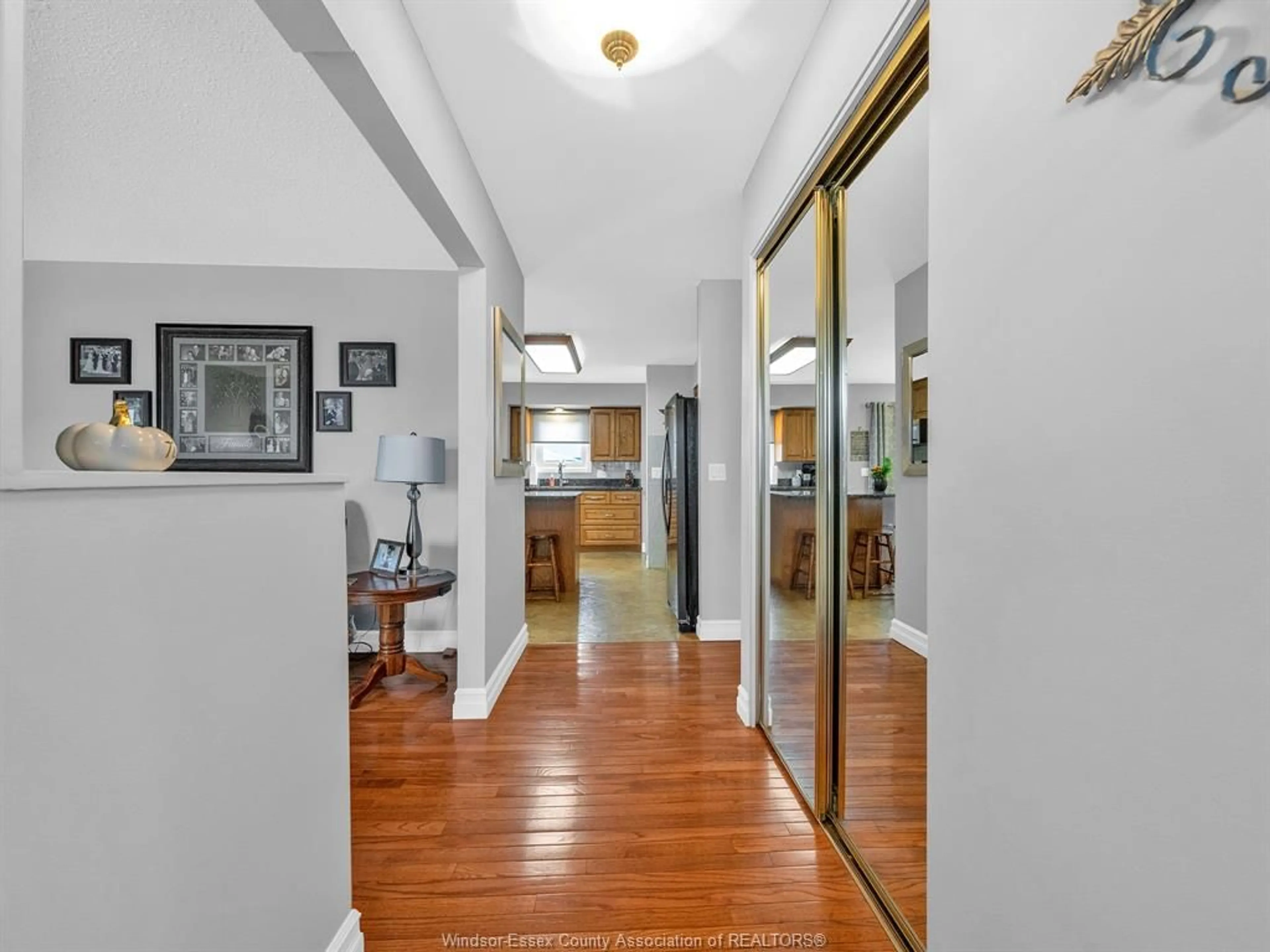 Indoor foyer for 34 STATES, Amherstburg Ontario N9V 3M2