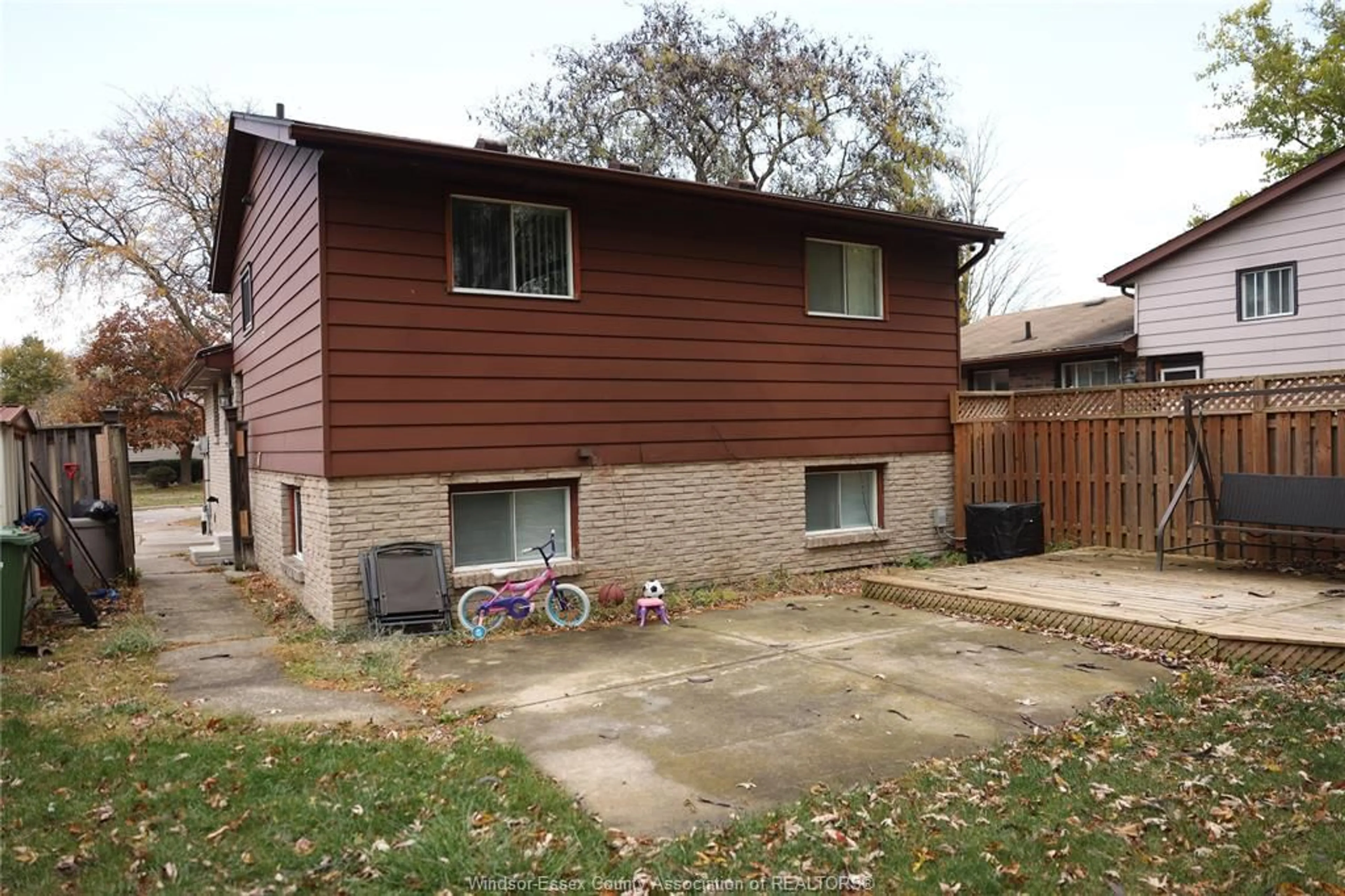 Unknown for 3125 LOCUST Crt, Windsor Ontario N8R 2B1