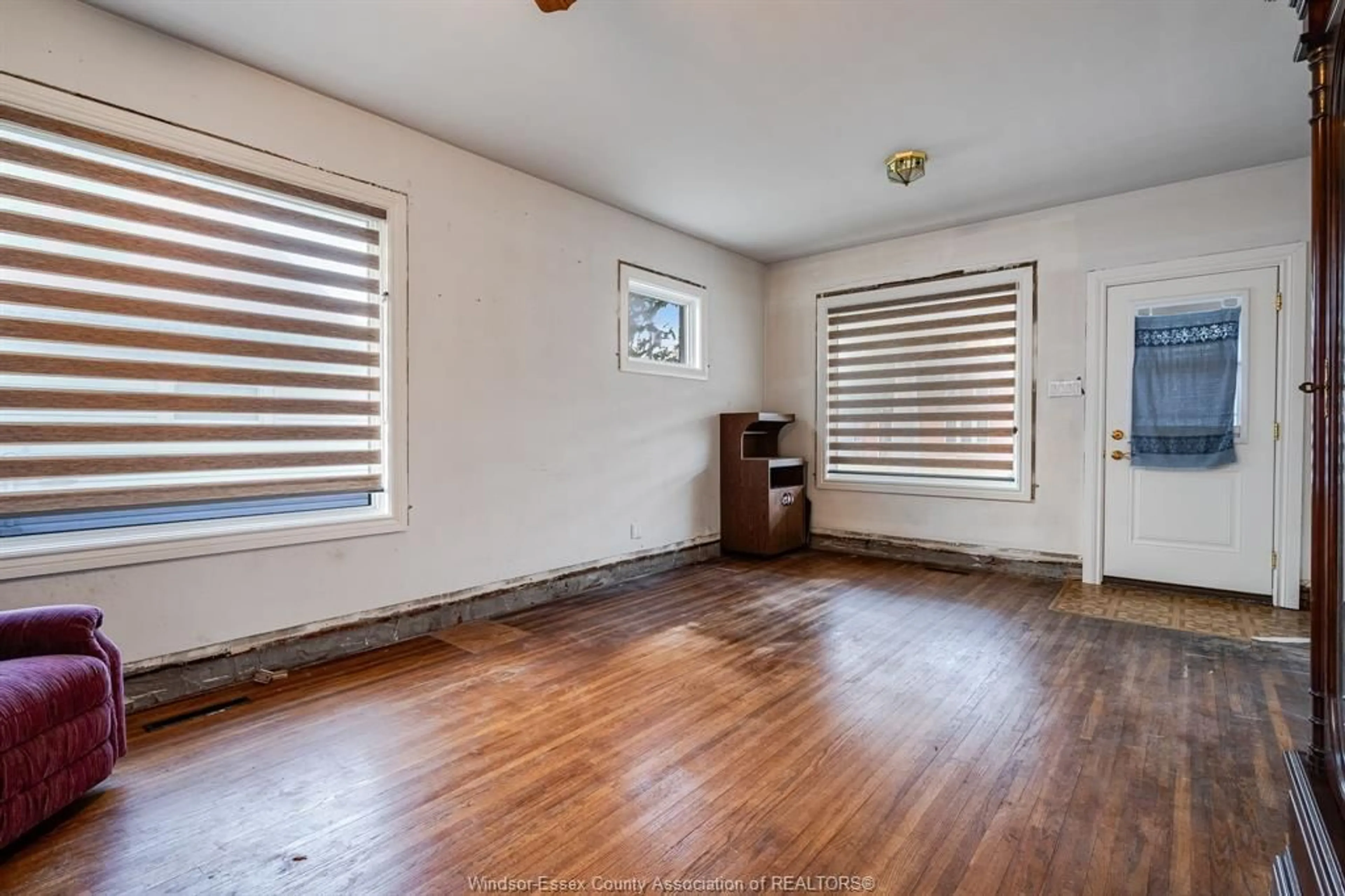 A pic of a room for 160 County Rd 34 W, Kingsville Ontario N0R 1B0