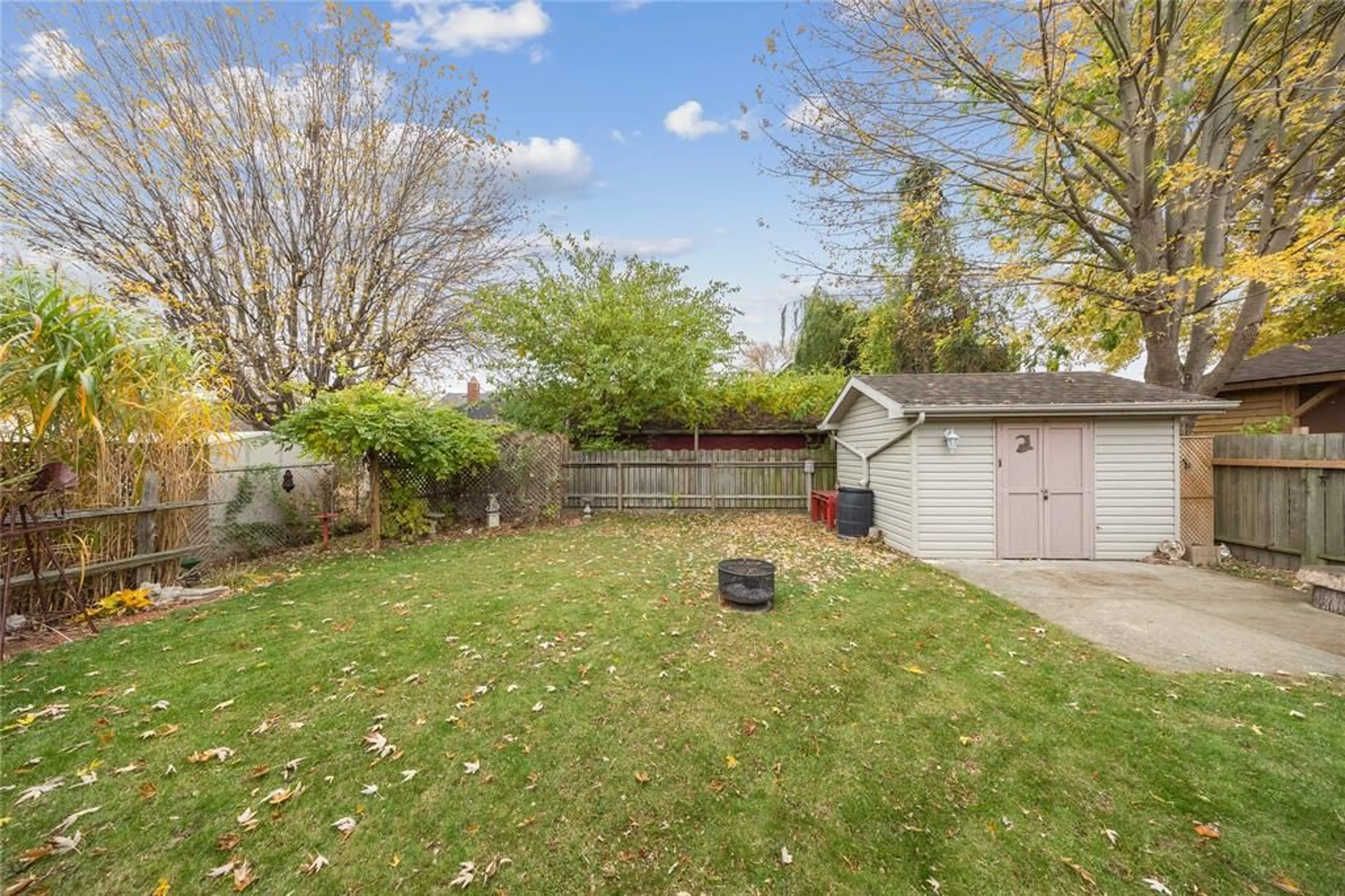 Shed for 45 Bridle Path, Wallaceburg Ontario N8A 4G3