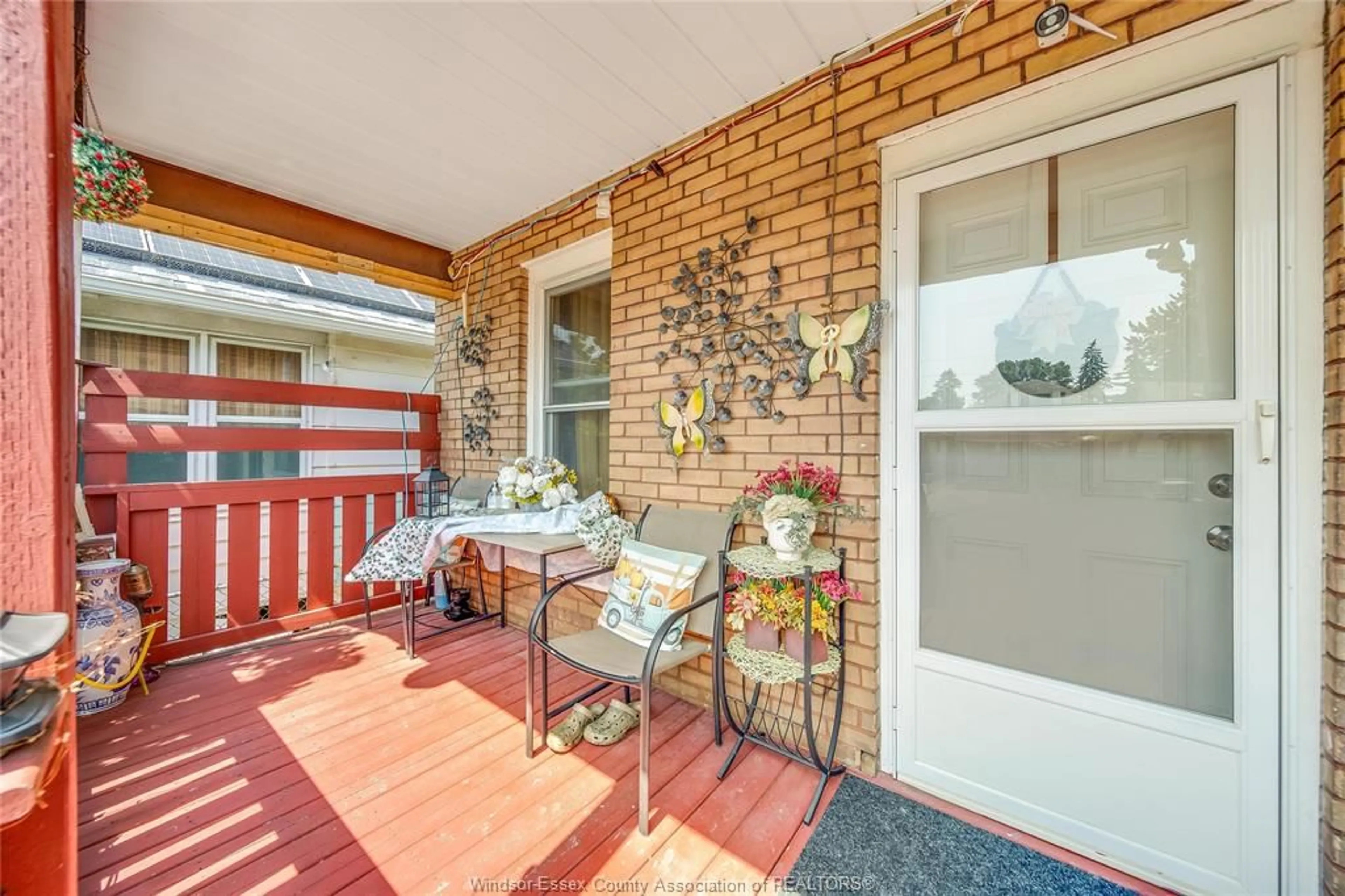 Unknown for 1054 OAK St, Windsor Ontario N9A 5G4