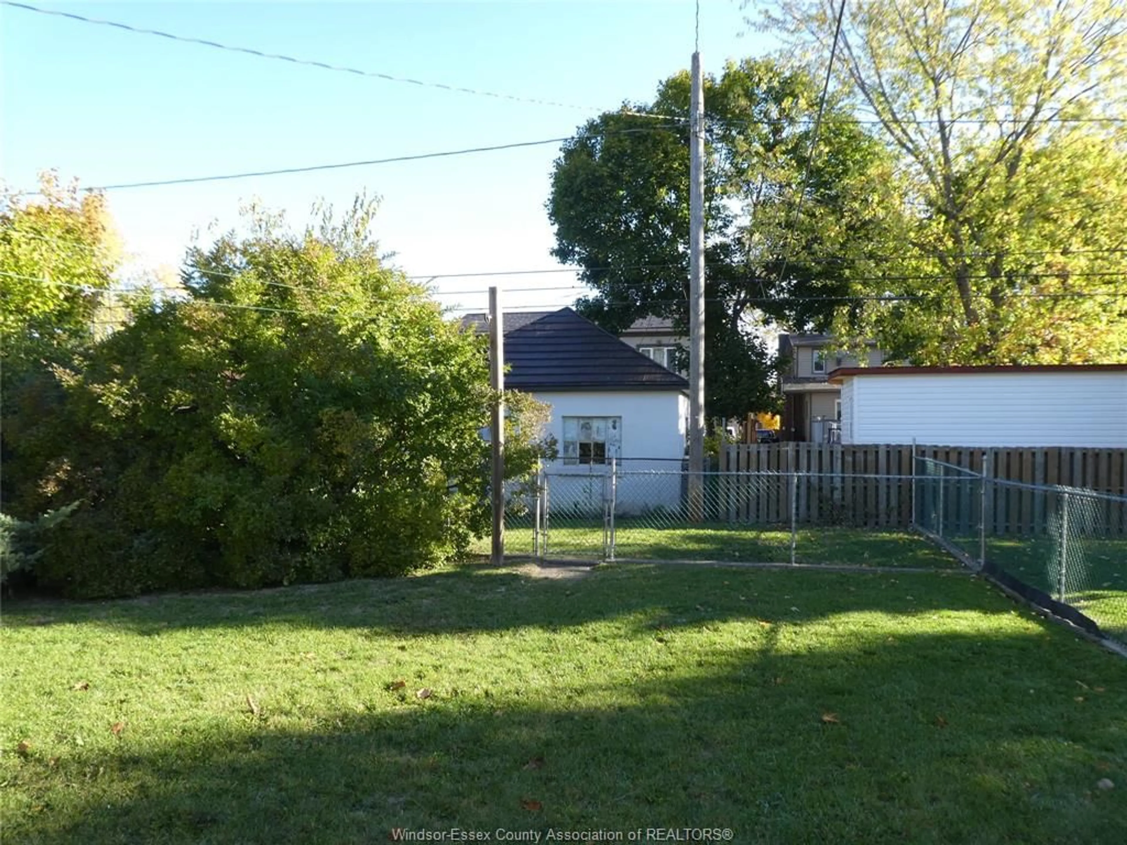 A pic from outside/outdoor area/front of a property/back of a property/a pic from drone, street for 1532 TOURANGEAU Rd, Windsor Ontario N8Y 4J4