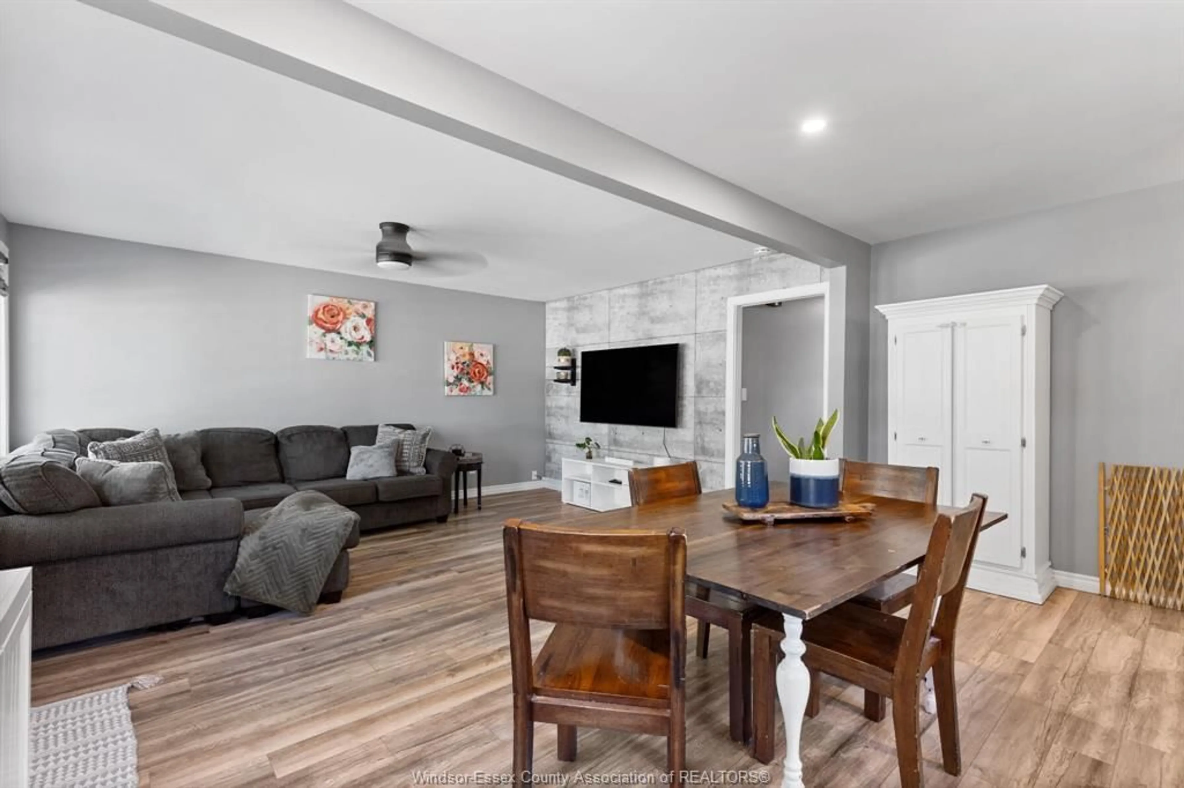 Living room with furniture, unknown for 1 PEARL St, Tilbury Ontario N0P 2L0