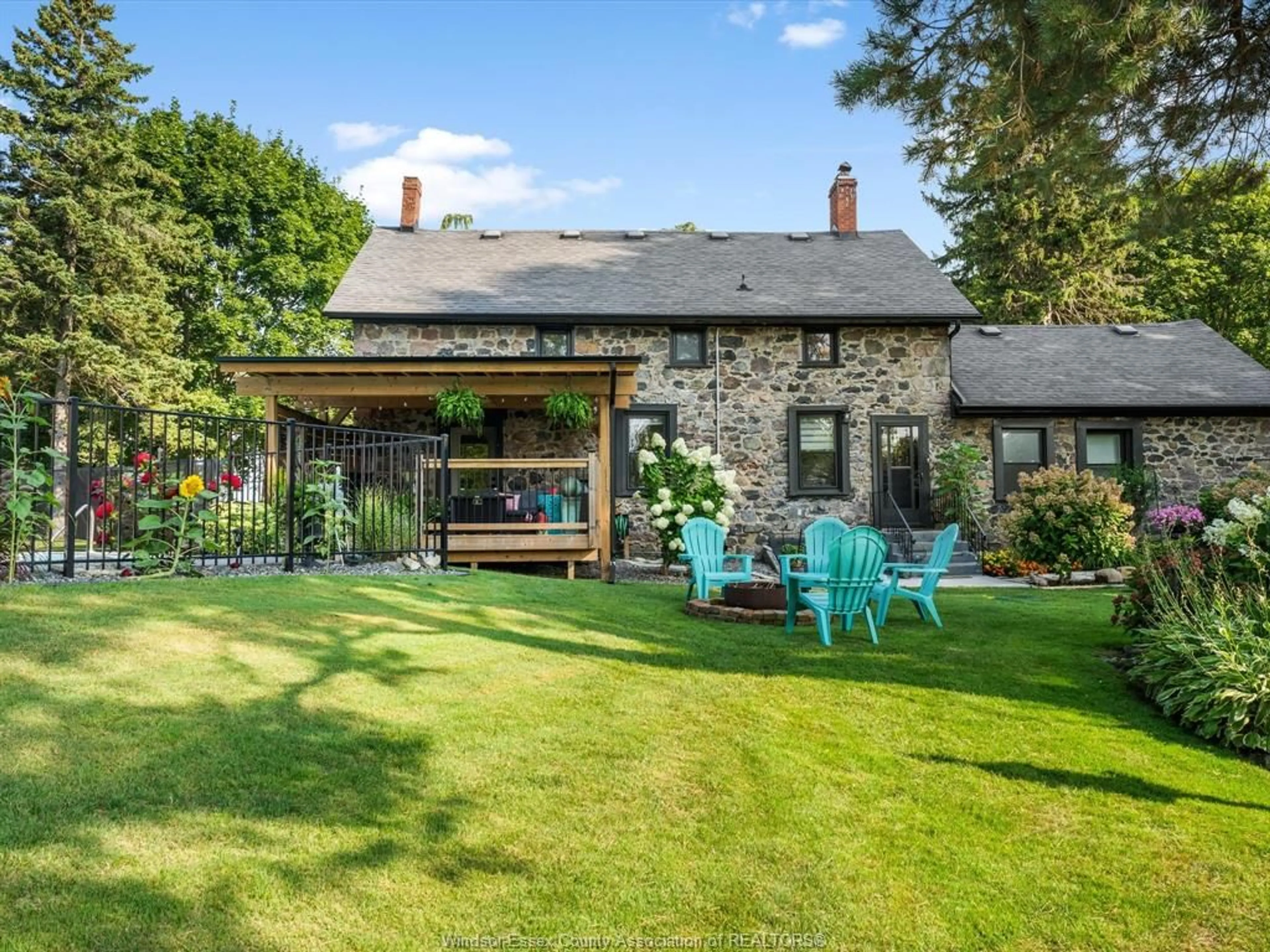 A pic from outside/outdoor area/front of a property/back of a property/a pic from drone, street for 1203 Seacliff Dr, Kingsville Ontario N9Y 2M1