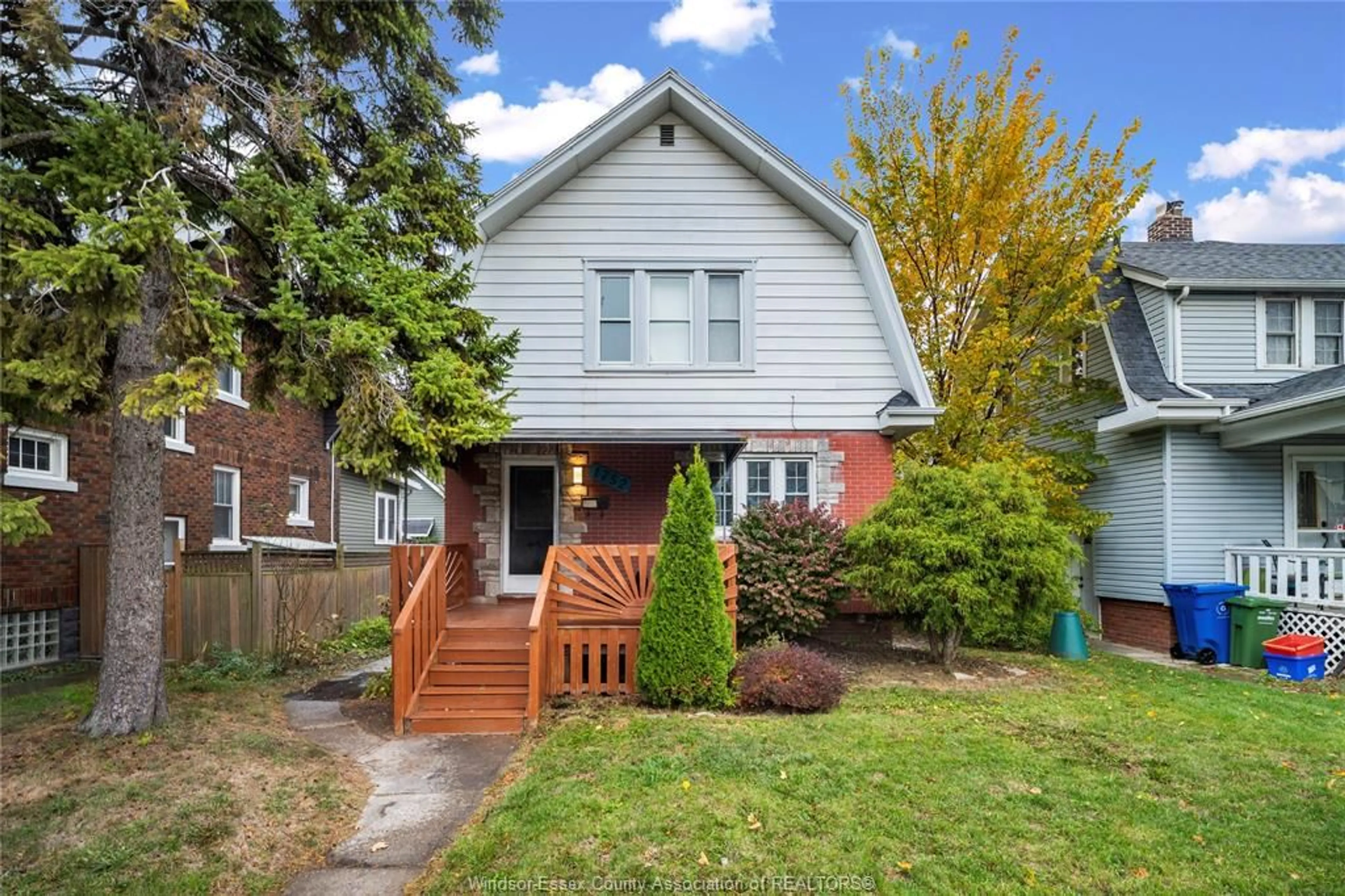 Home with brick exterior material, street for 1752 Oneida Court, Windsor Ontario N8Y 1S8