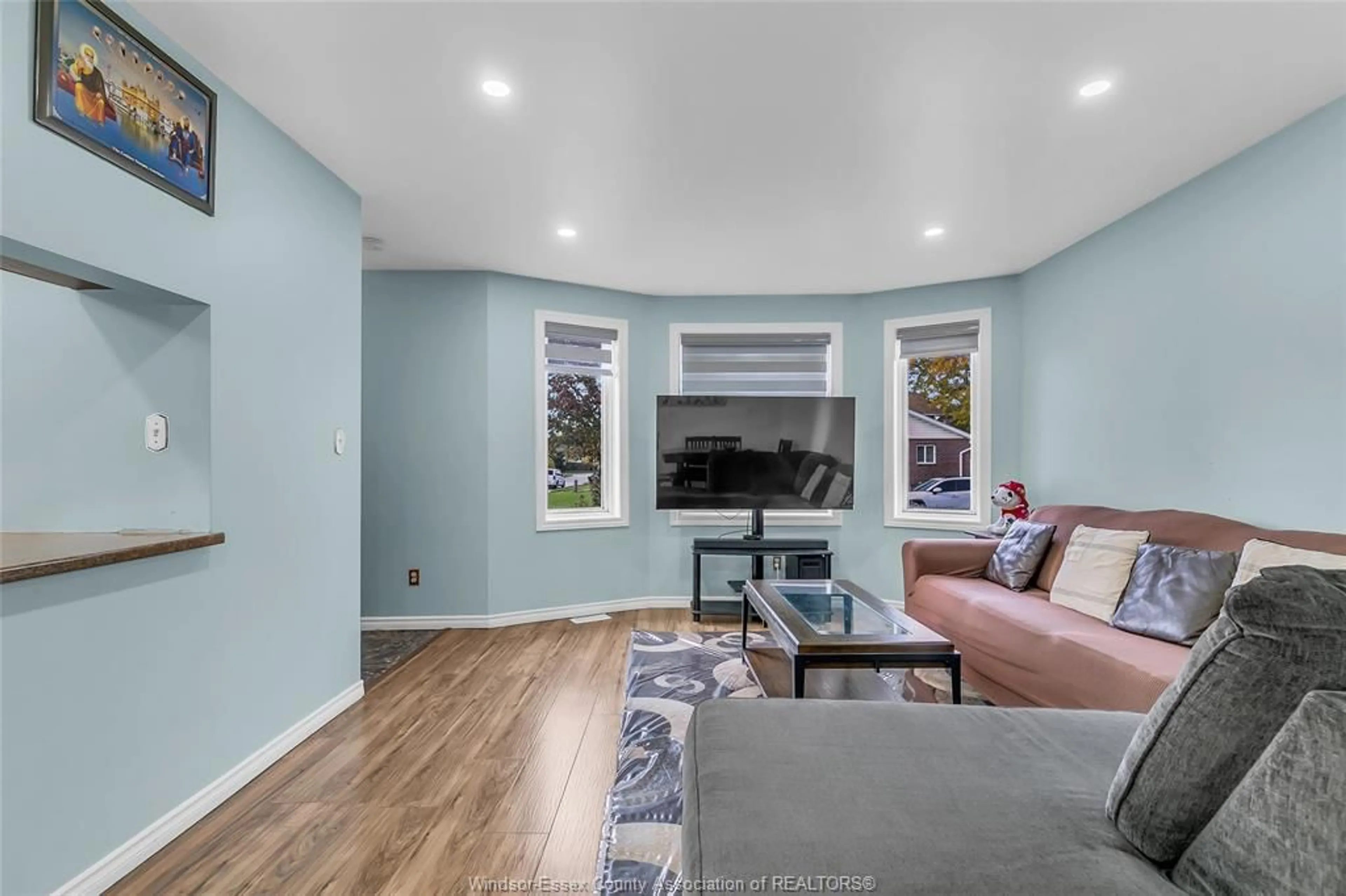 Living room with furniture, unknown for 2788 SOUTHRIDGE, Windsor Ontario N8W 5N3