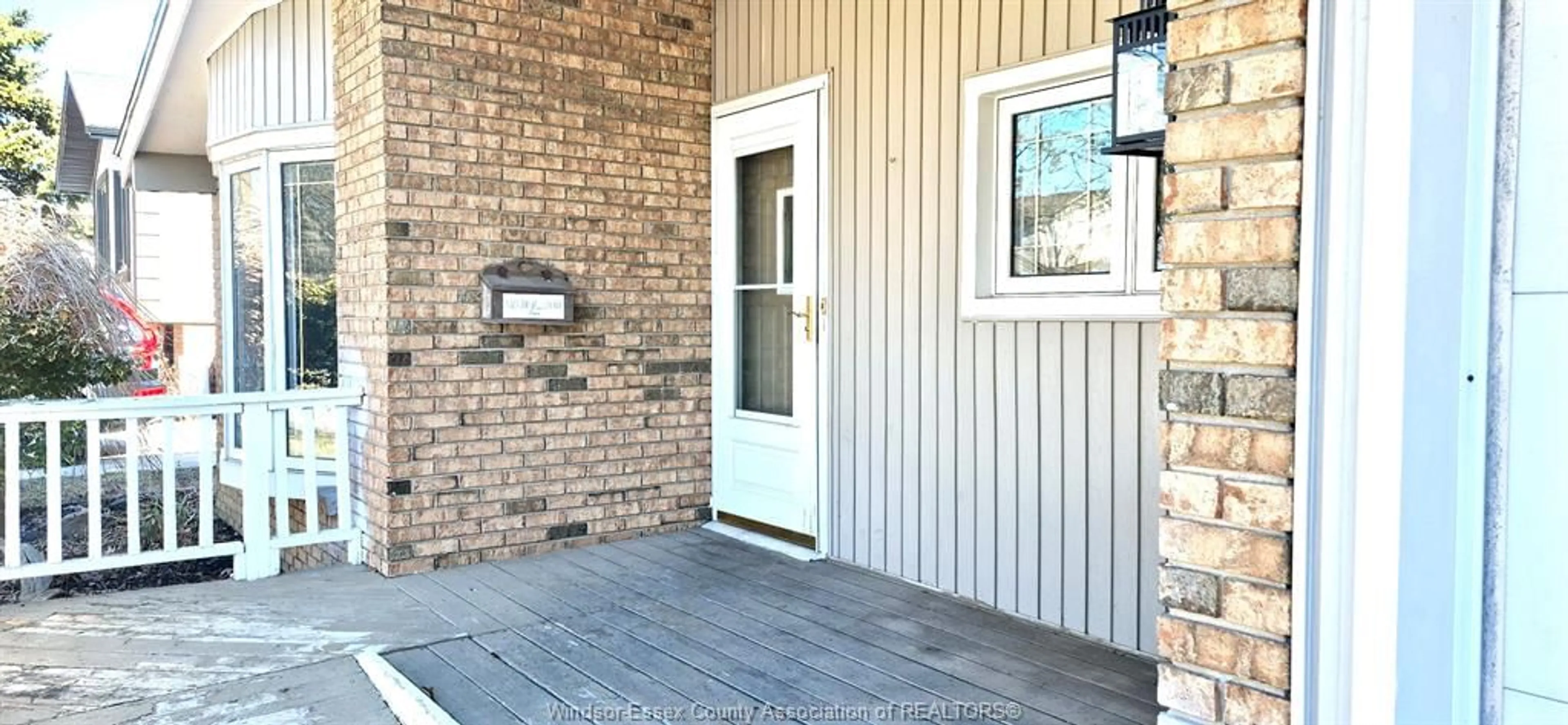 Unknown for 9435 RIDGE Rd, Windsor Ontario N8R 1G5