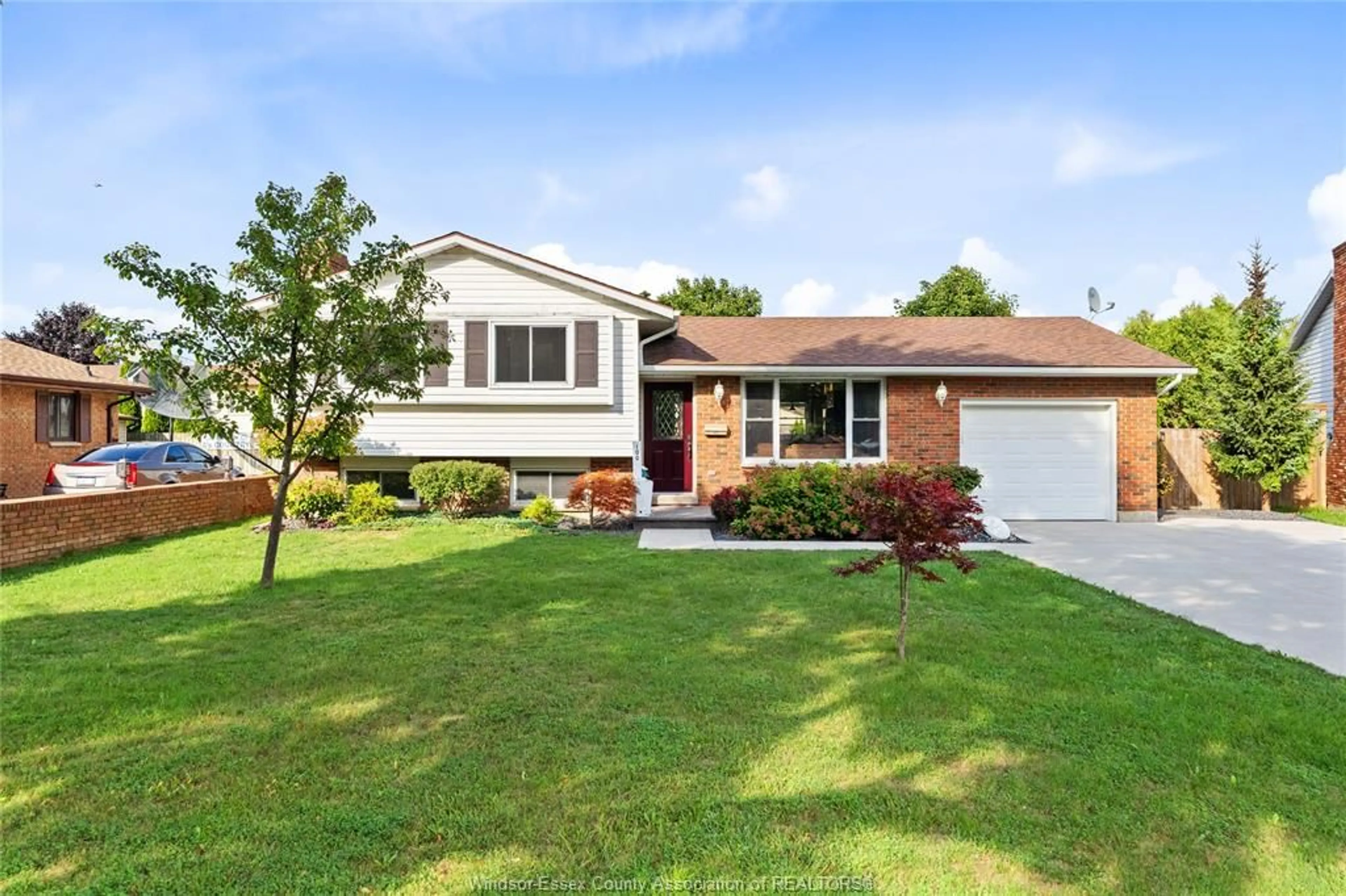 Home with brick exterior material, street for 100 ARGYLE Cres, Chatham Ontario N7L 4T8