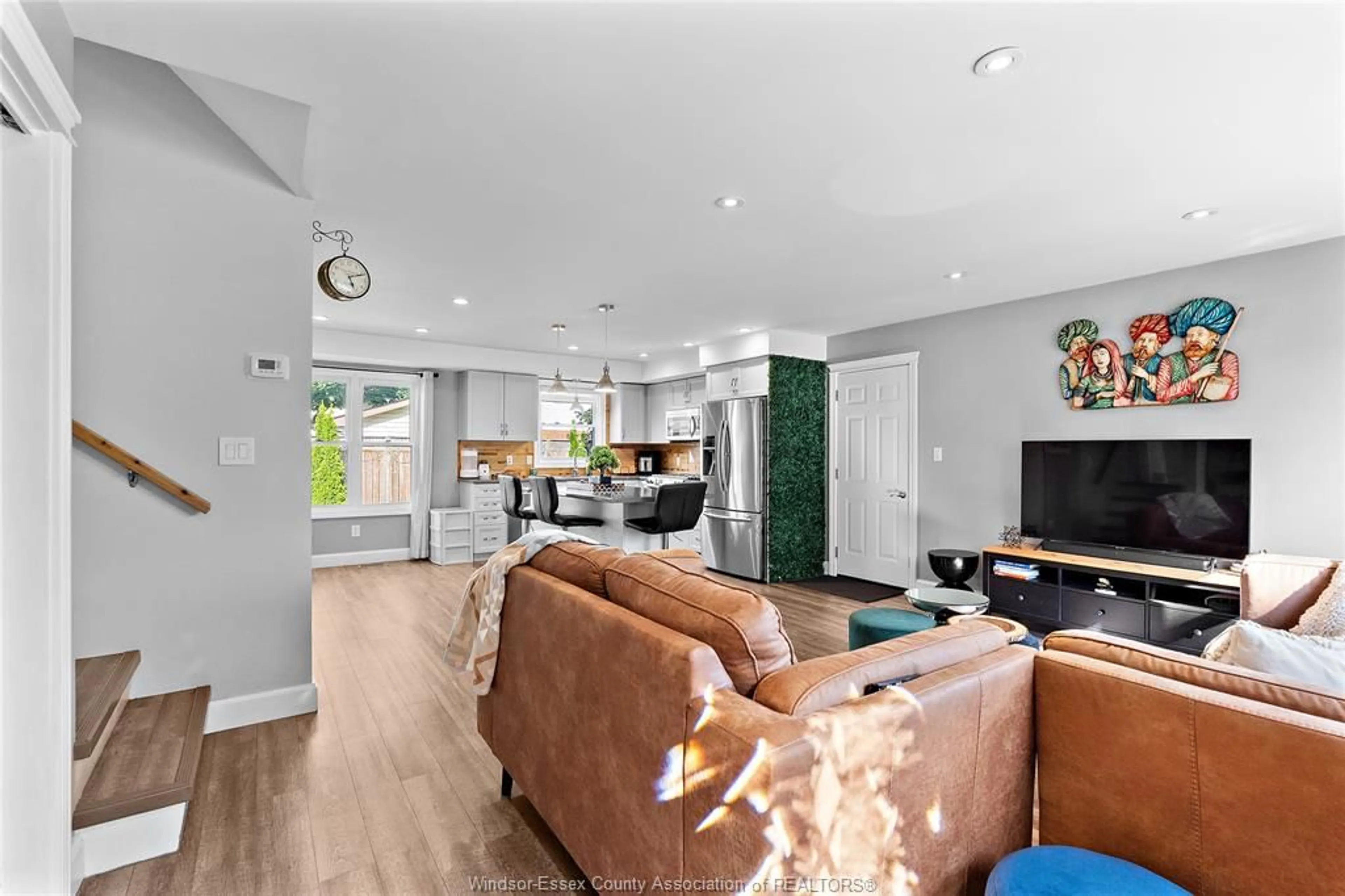 Unknown for 100 ARGYLE Cres, Chatham Ontario N7L 4T8