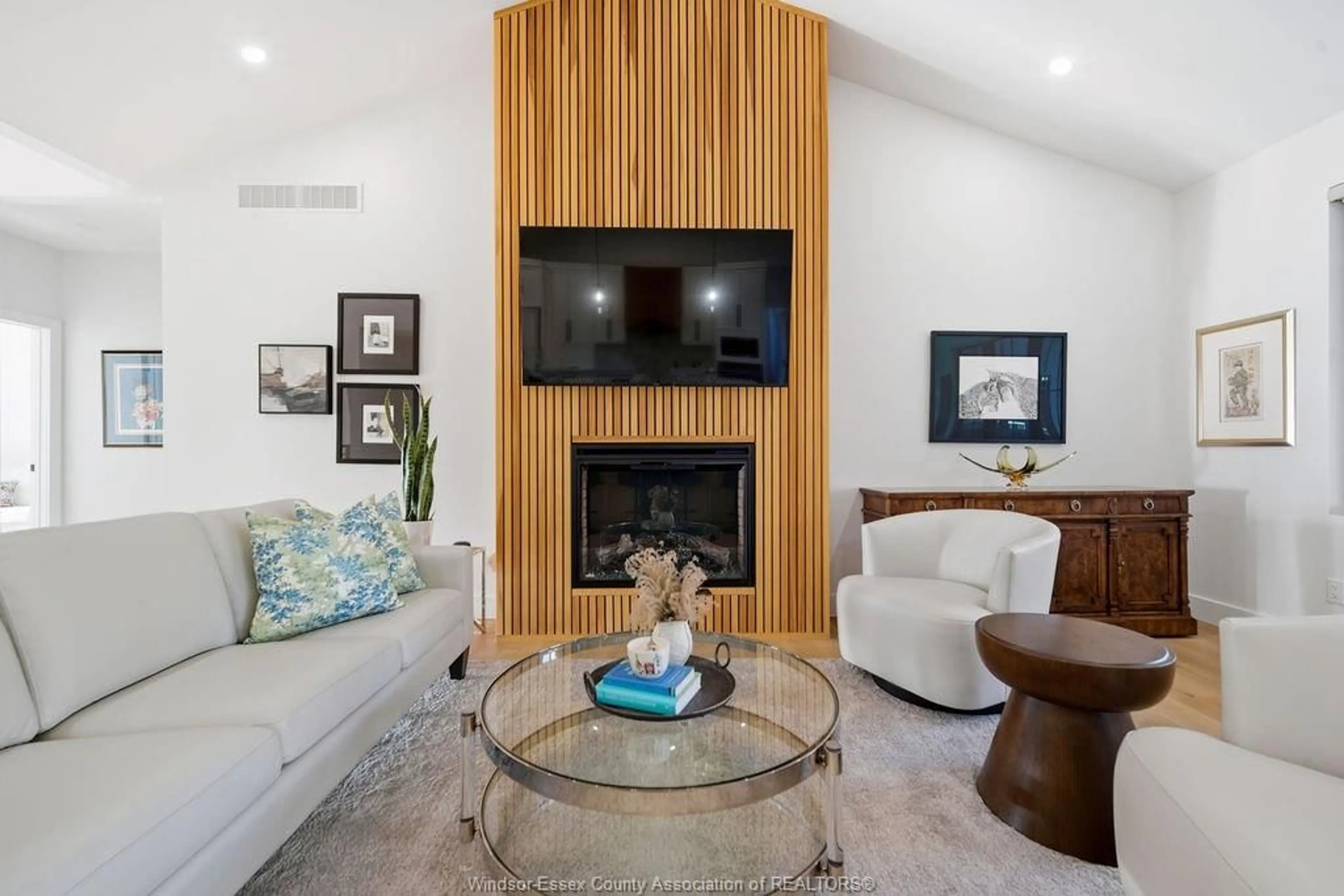 Living room with furniture, unknown for 43 Bellview Drive Dr, Cottam Ontario N0R 1B0