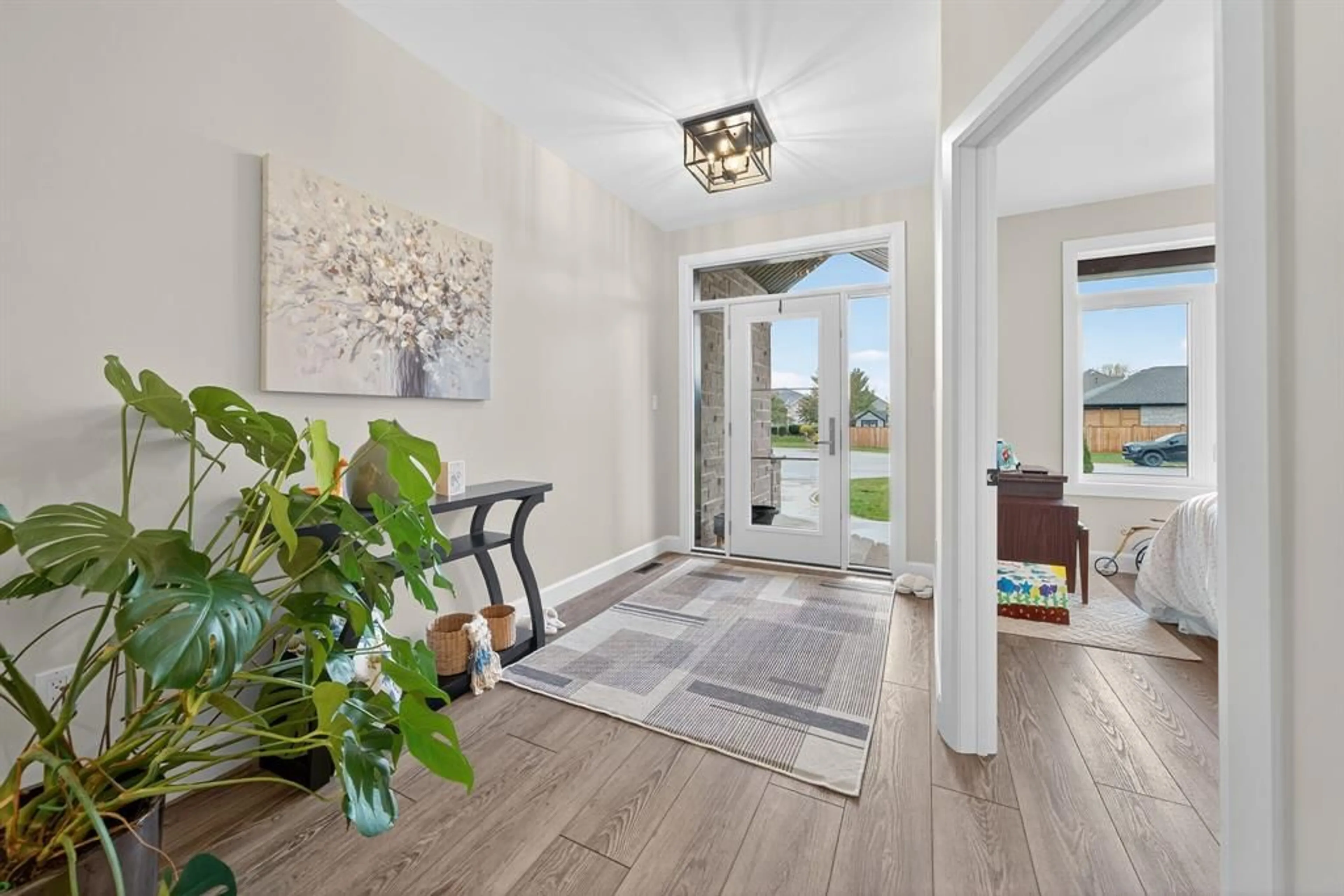 Indoor entryway for 113 MacDonald St, Lambton Shores Ontario N0N 1J0