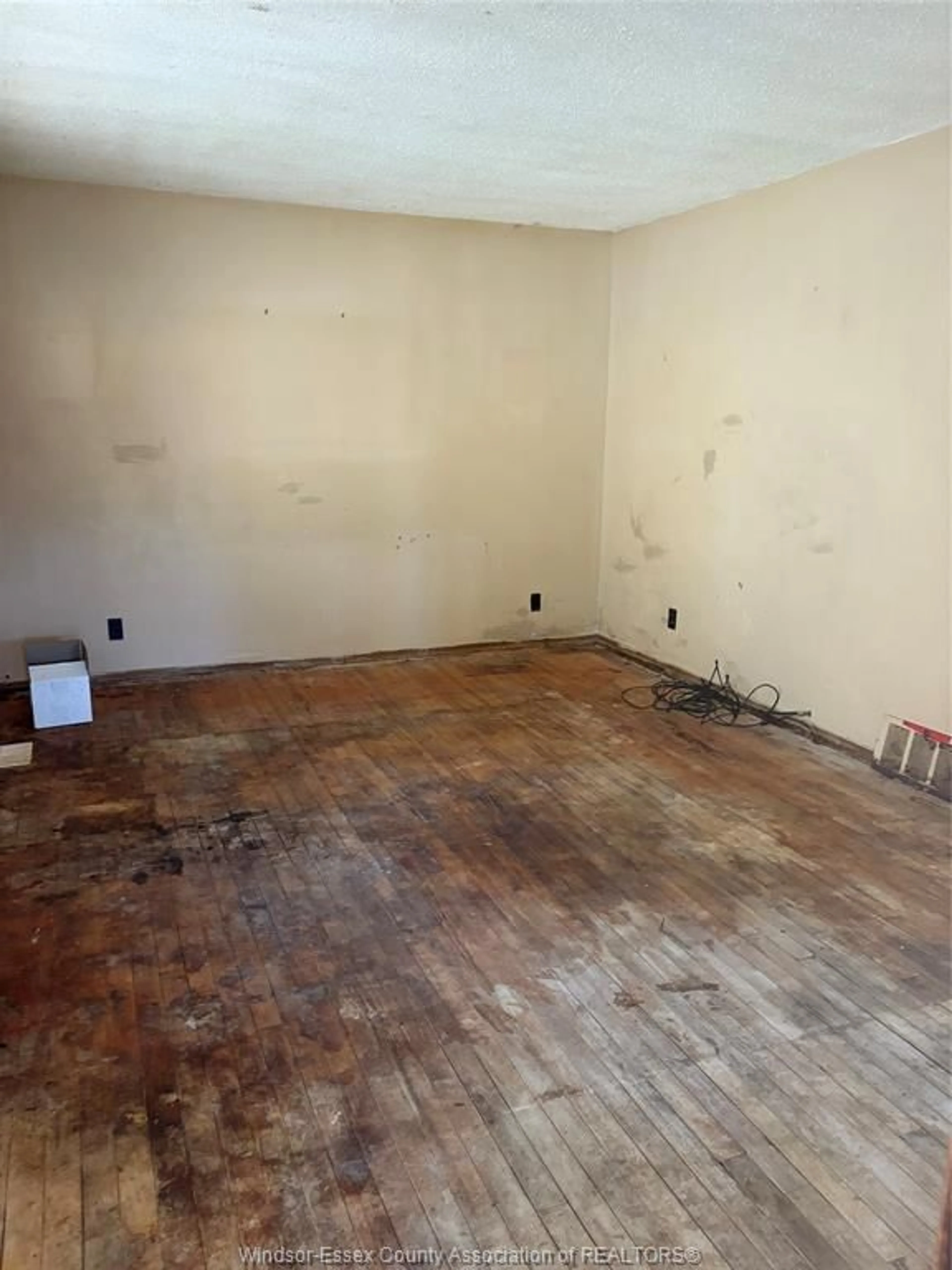 A pic of a room for 1327 Tourangeau, Windsor Ontario N8Y 4J1