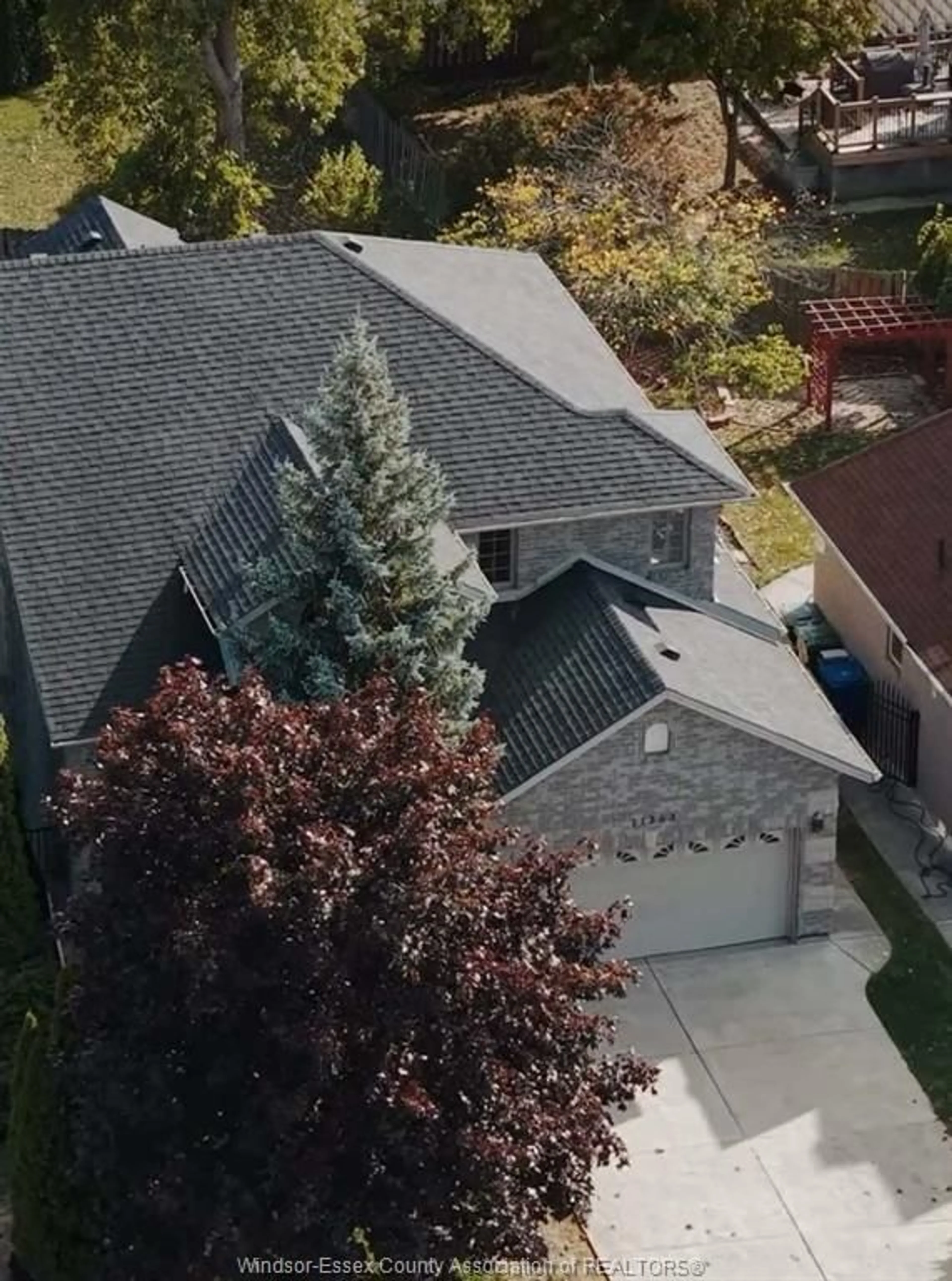 A pic from outside/outdoor area/front of a property/back of a property/a pic from drone, street for 11363 AMALFI, Windsor Ontario N8P 1J8