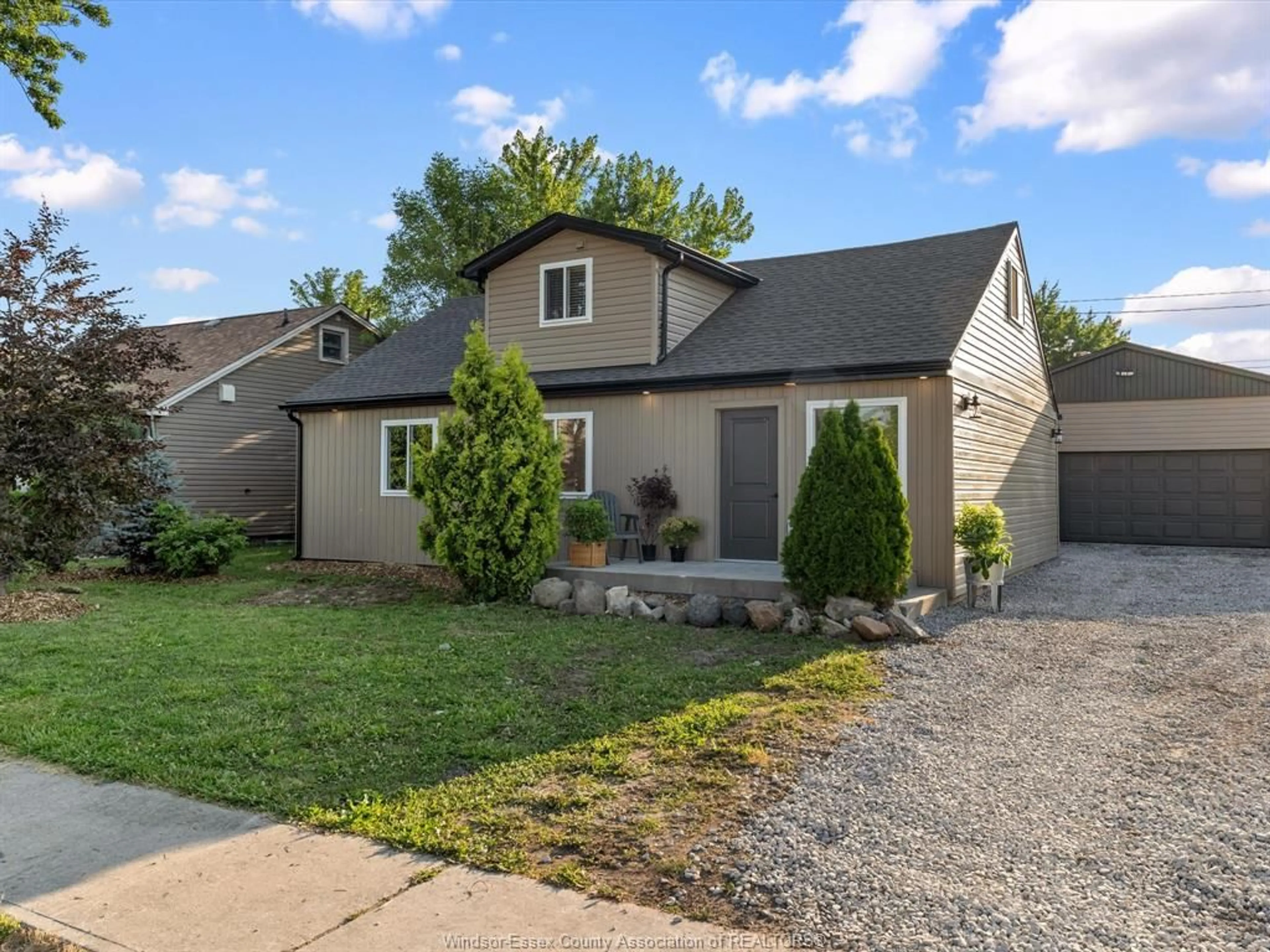 Home with vinyl exterior material, street for 2738 CHANDLER Rd, Windsor Ontario N8W 4B5