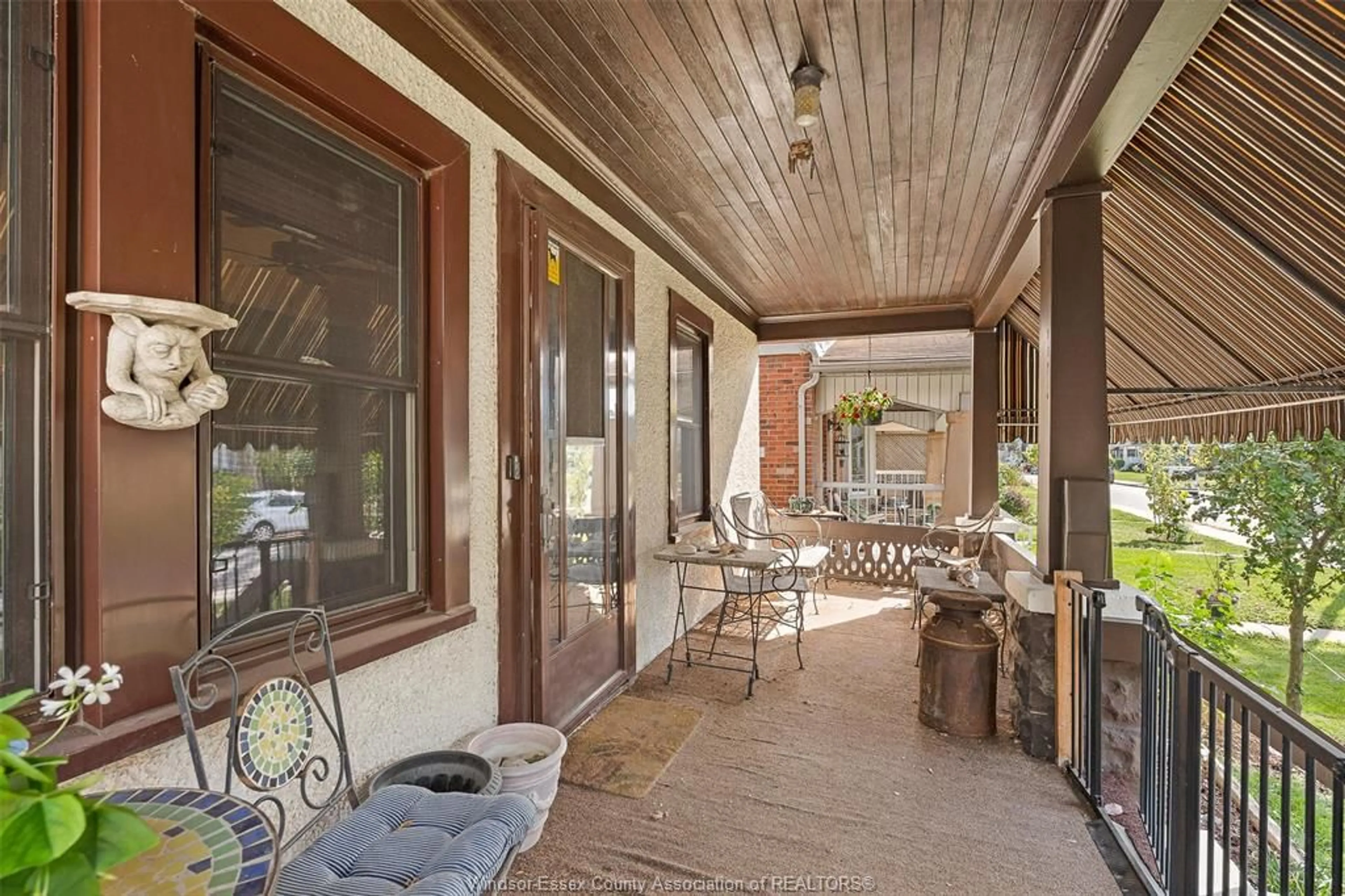 Patio, street for 920 MOY Ave, Windsor Ontario N9A 2P1