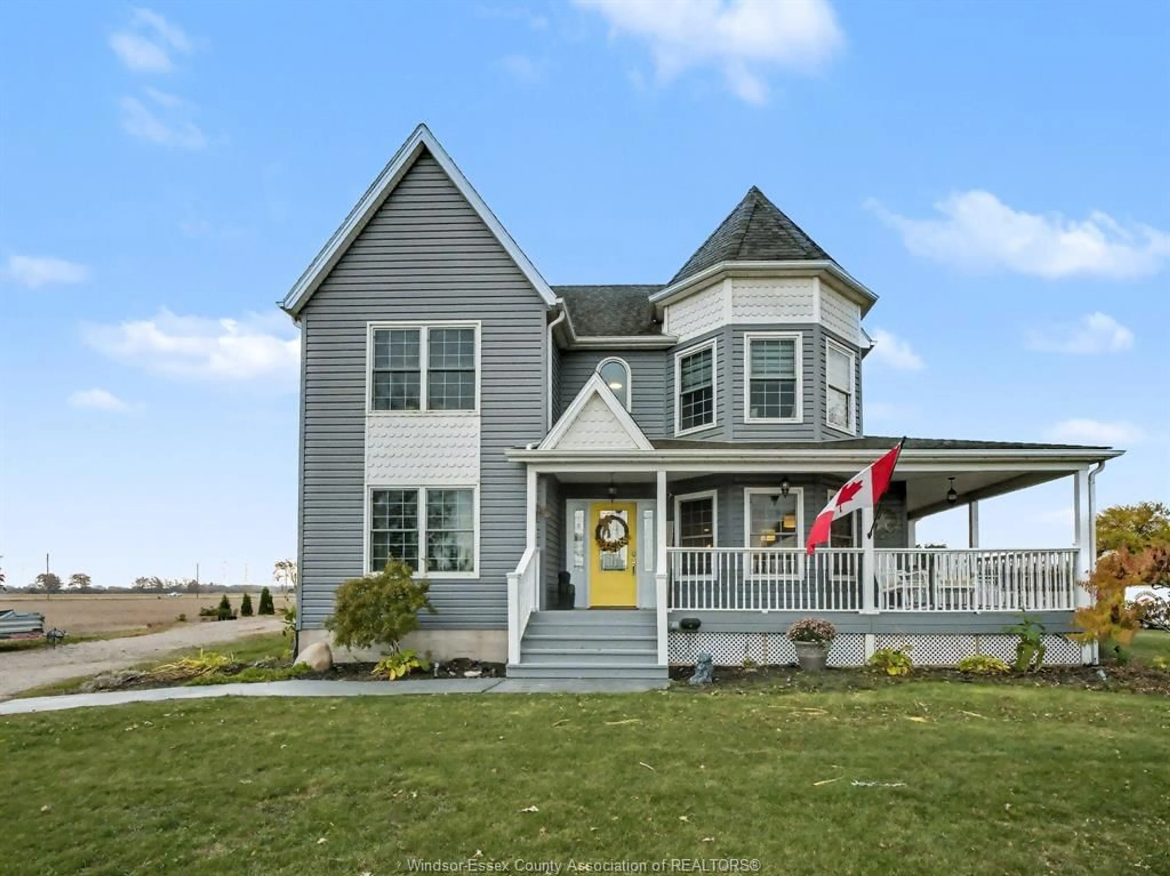 Home with vinyl exterior material, unknown for 771 COUNTY RD 46, Lakeshore Ontario N8M 2X7