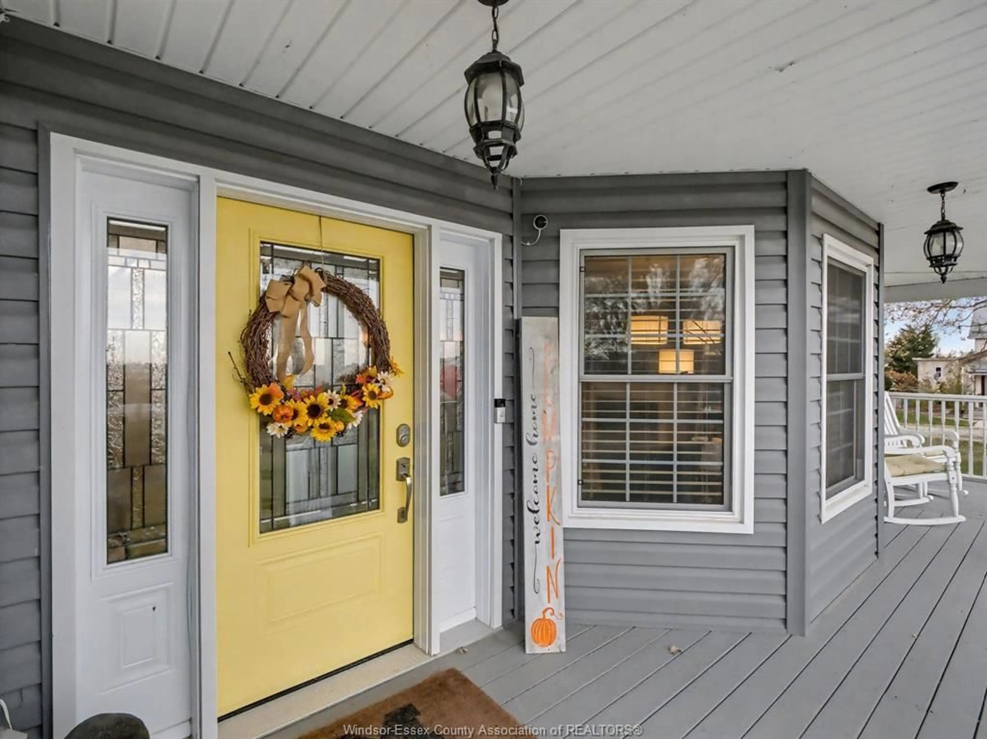 Indoor entryway for 771 COUNTY RD 46, Lakeshore Ontario N8M 2X7