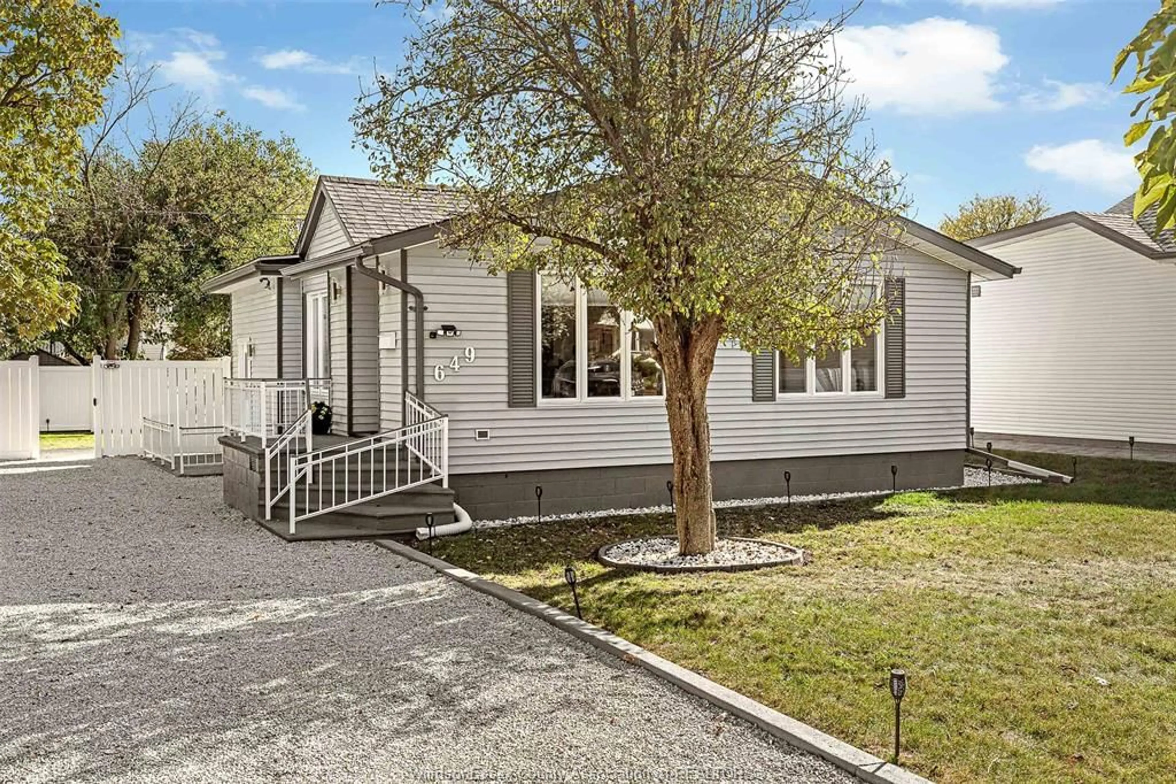 Home with vinyl exterior material, street for 649 EDINBOROUGH St, Windsor Ontario N8X 3C8