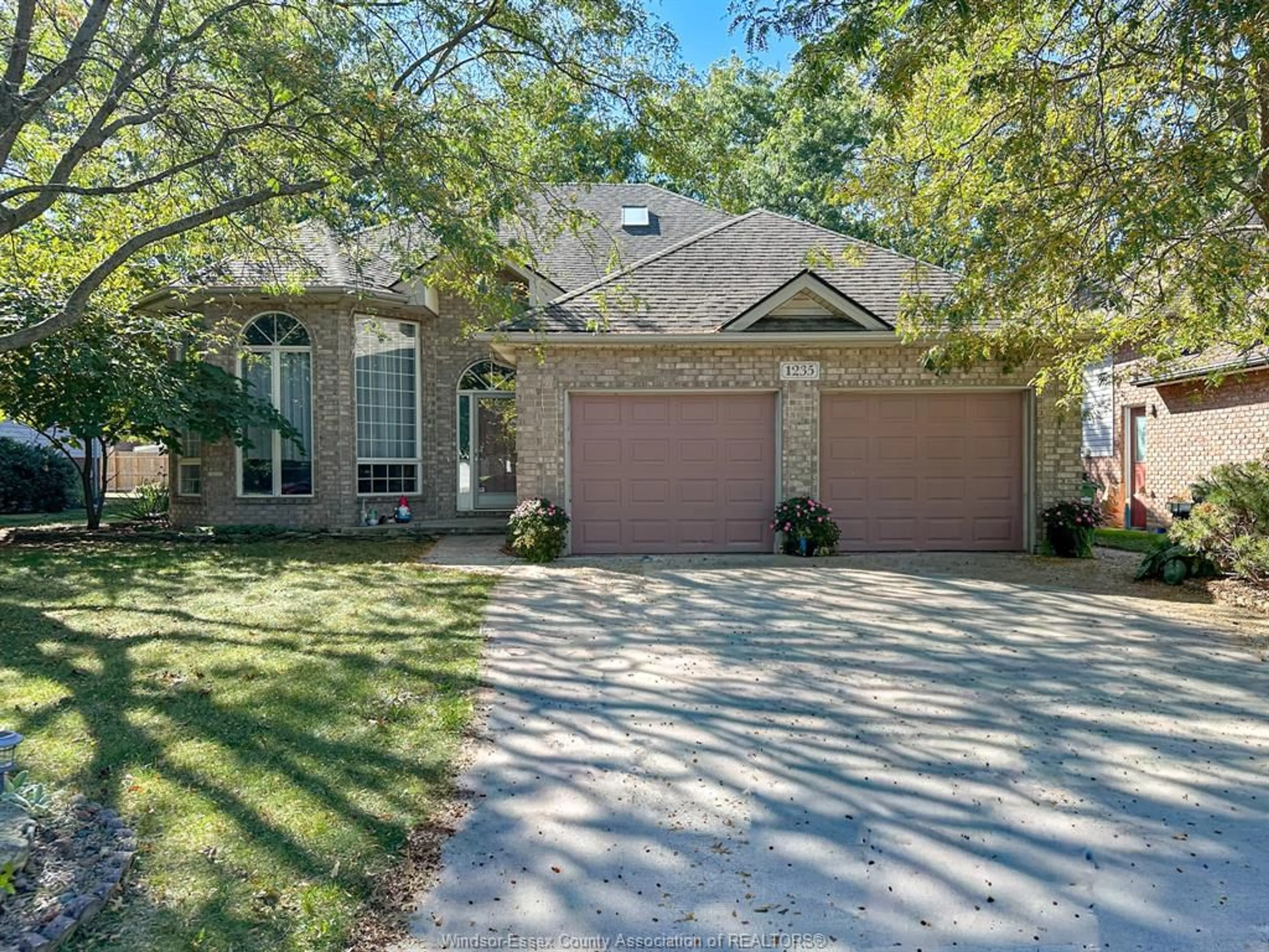 Home with brick exterior material, street for 1235 MINTO, LaSalle Ontario N9J 3H8