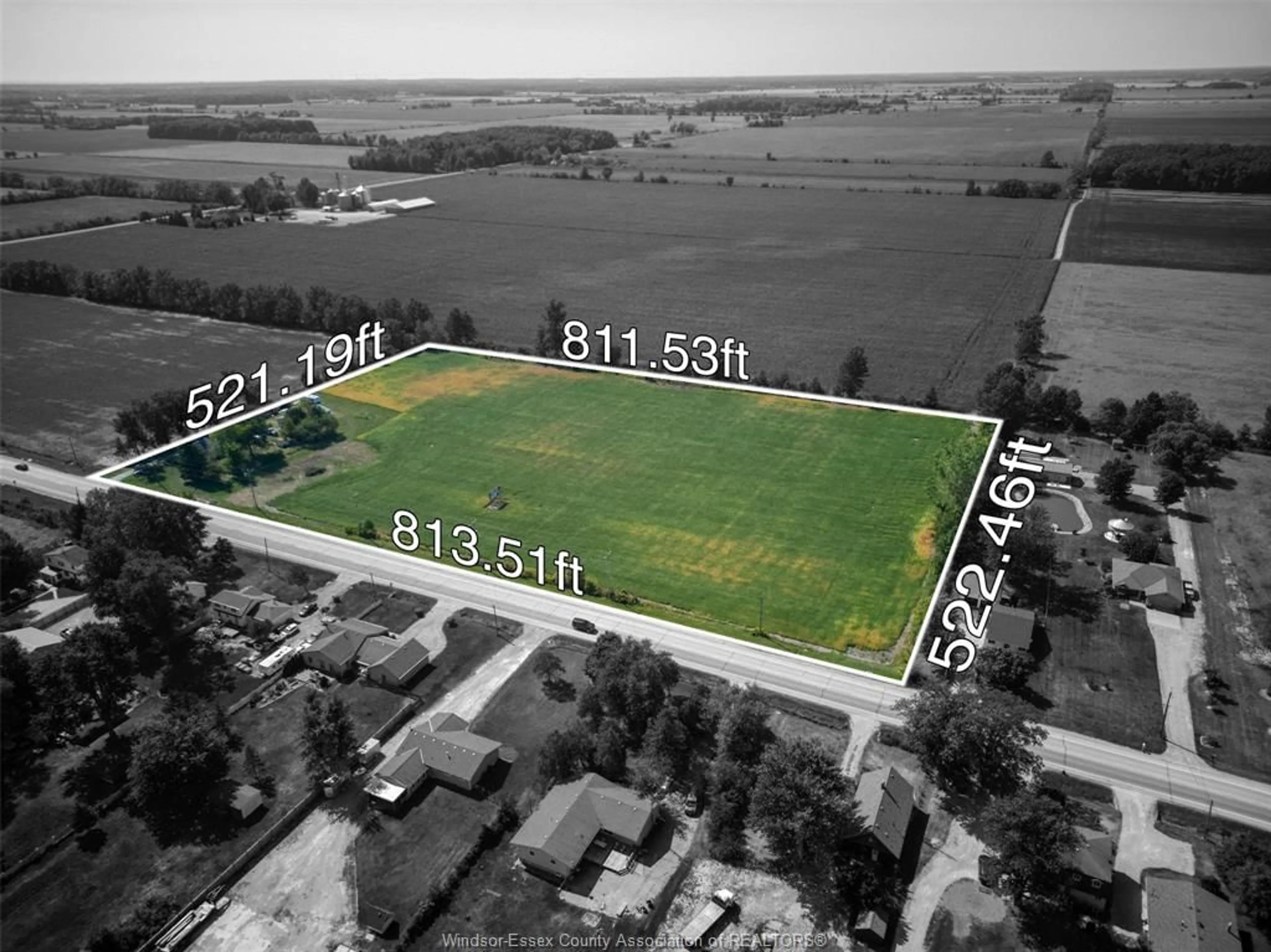 A pic from outside/outdoor area/front of a property/back of a property/a pic from drone, building for 3119 DIVISION Rd, Kingsville Ontario N0R 1B0