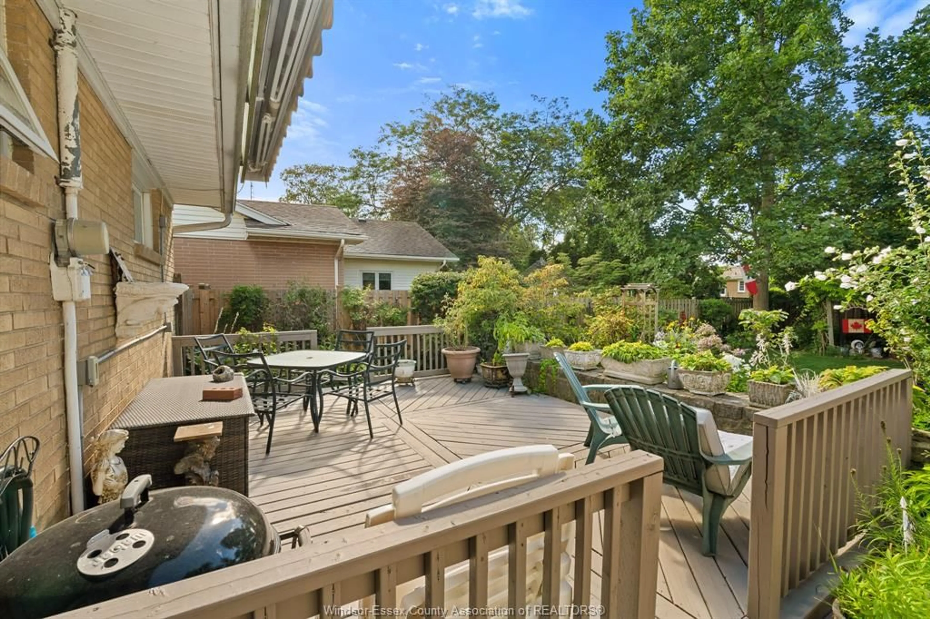 Patio, unknown for 10 Alderton St, Leamington Ontario N8H 2G8