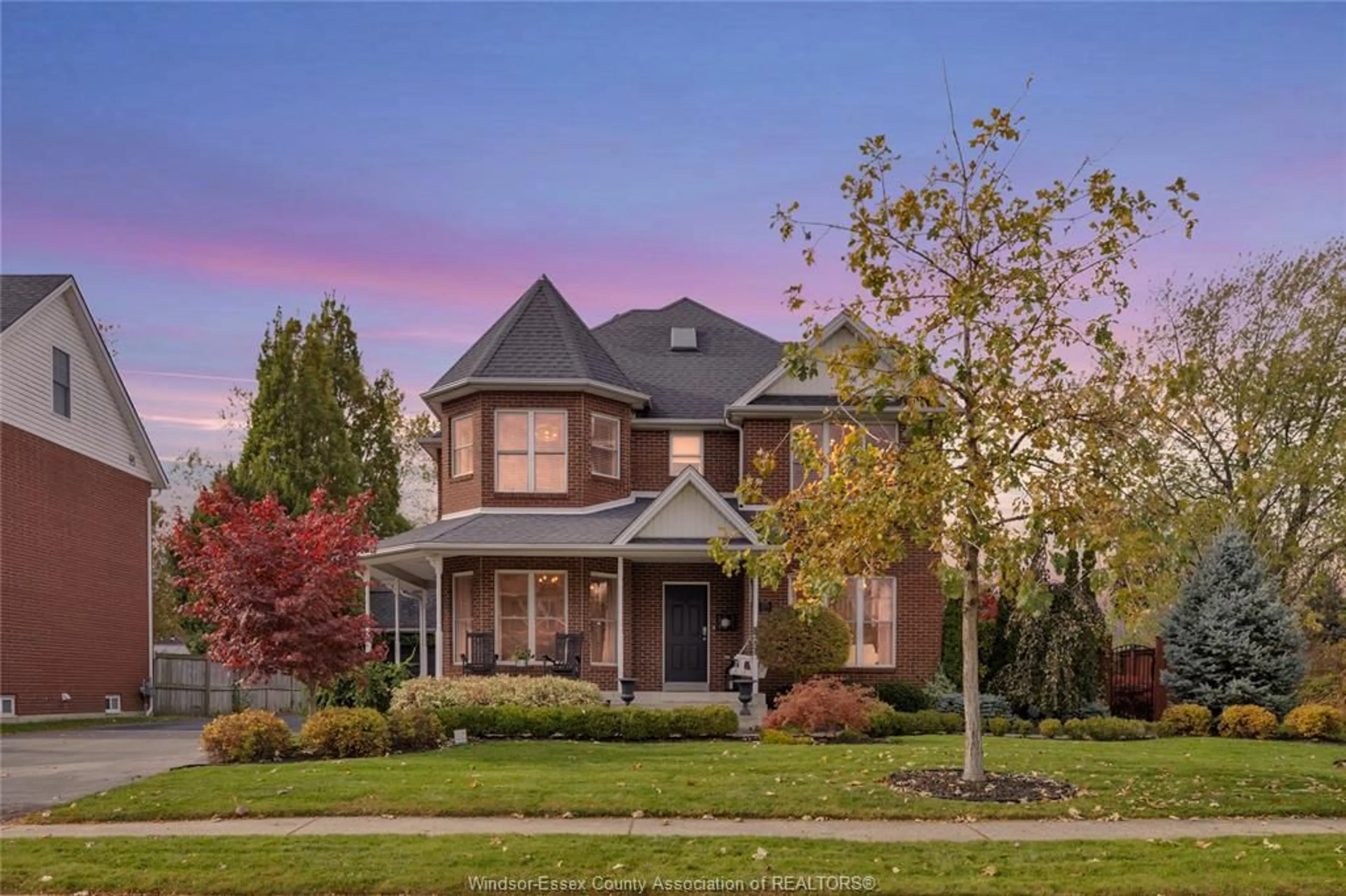 Home with brick exterior material, street for 1255 LAKEVIEW, Windsor Ontario N8P 1K9