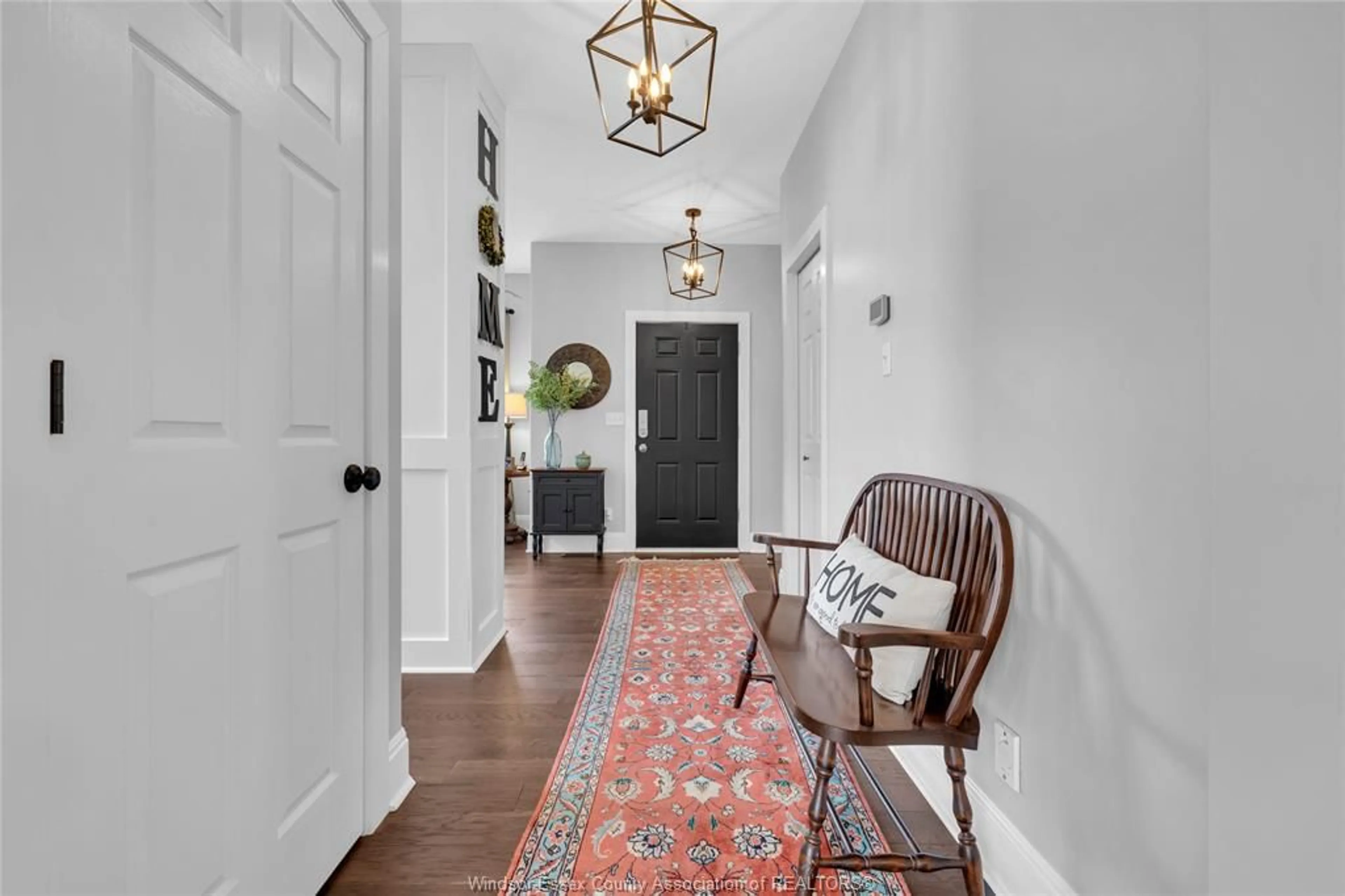 Indoor entryway for 1255 LAKEVIEW, Windsor Ontario N8P 1K9