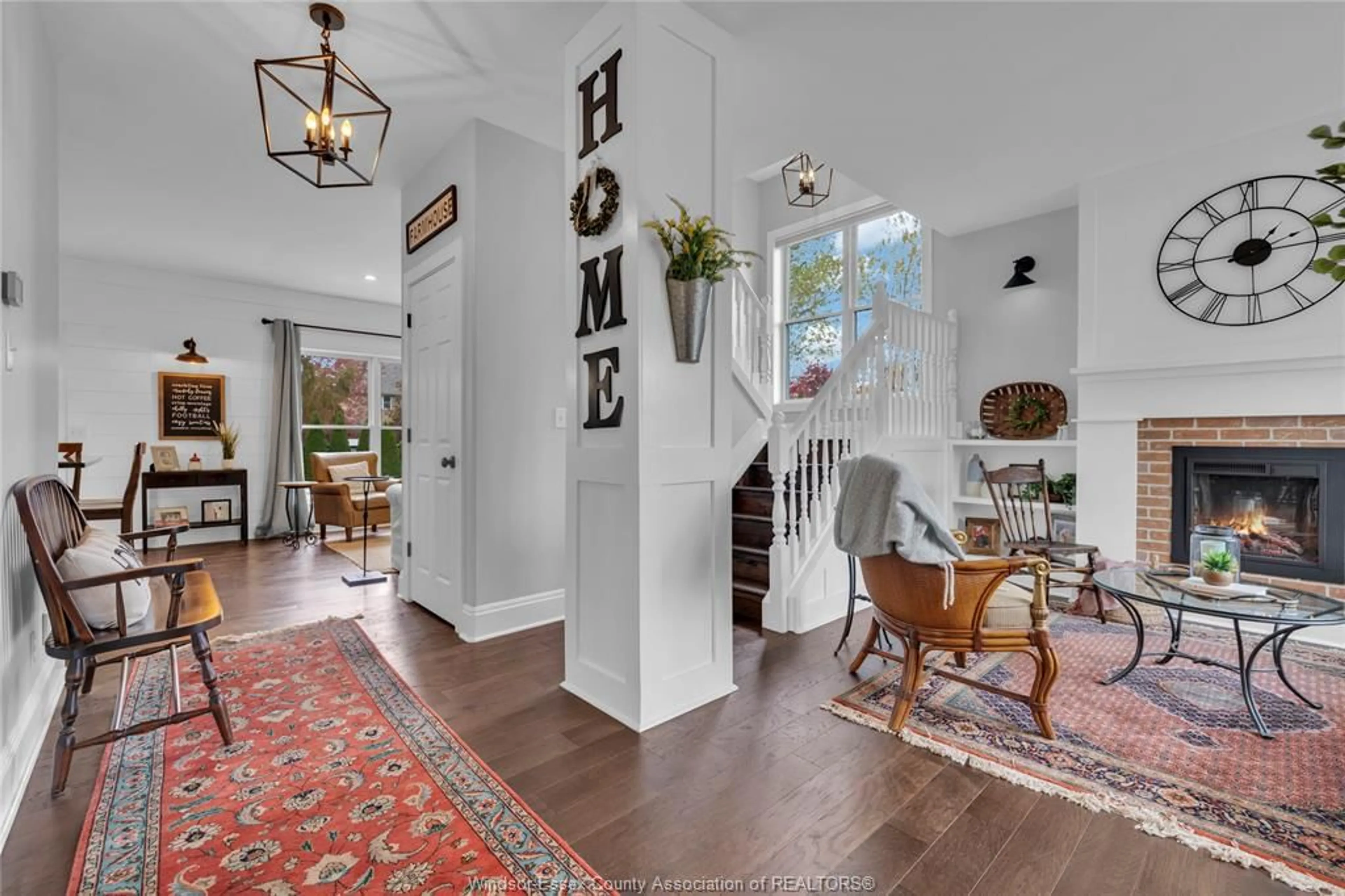 Indoor entryway for 1255 LAKEVIEW, Windsor Ontario N8P 1K9